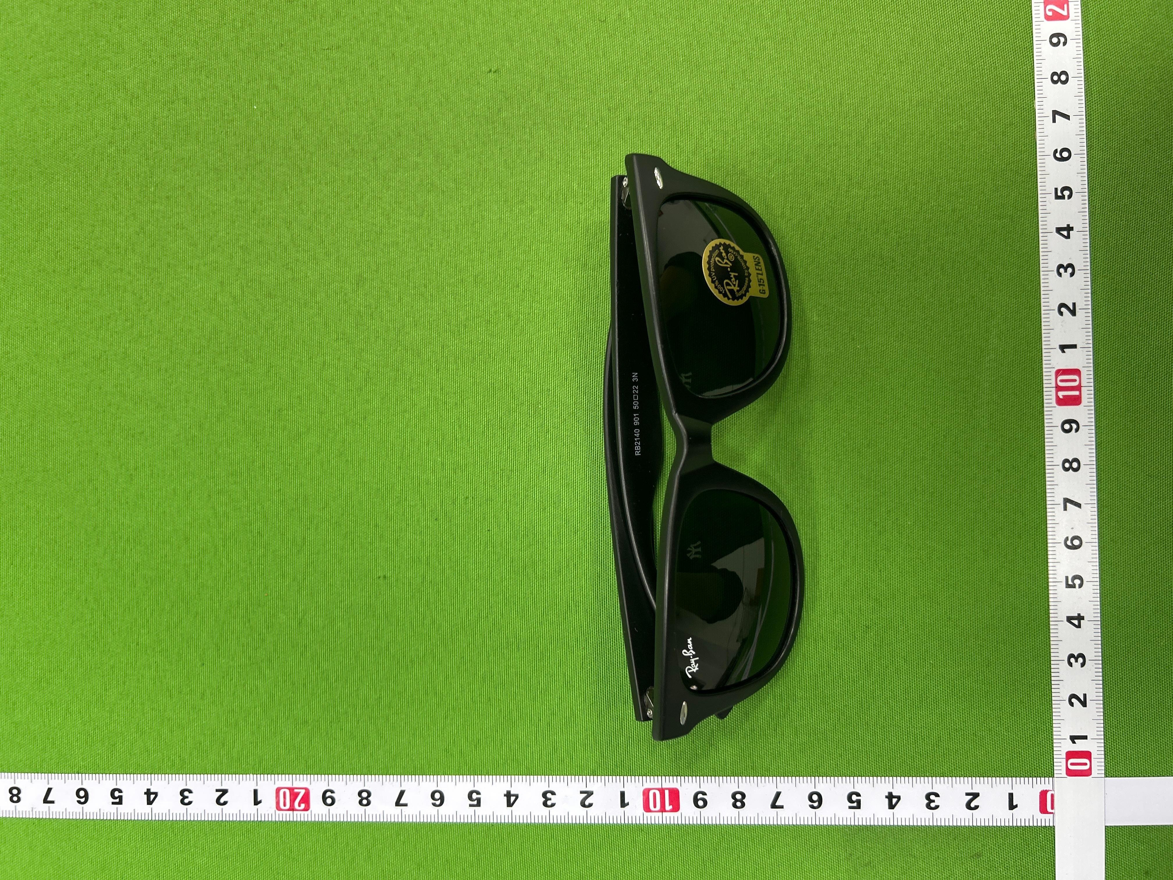 Foto QC 3 de Ray-Ban Wayfarer Acetate Sunglasses Matte Black Green Polarized (RB2140 901S/58)