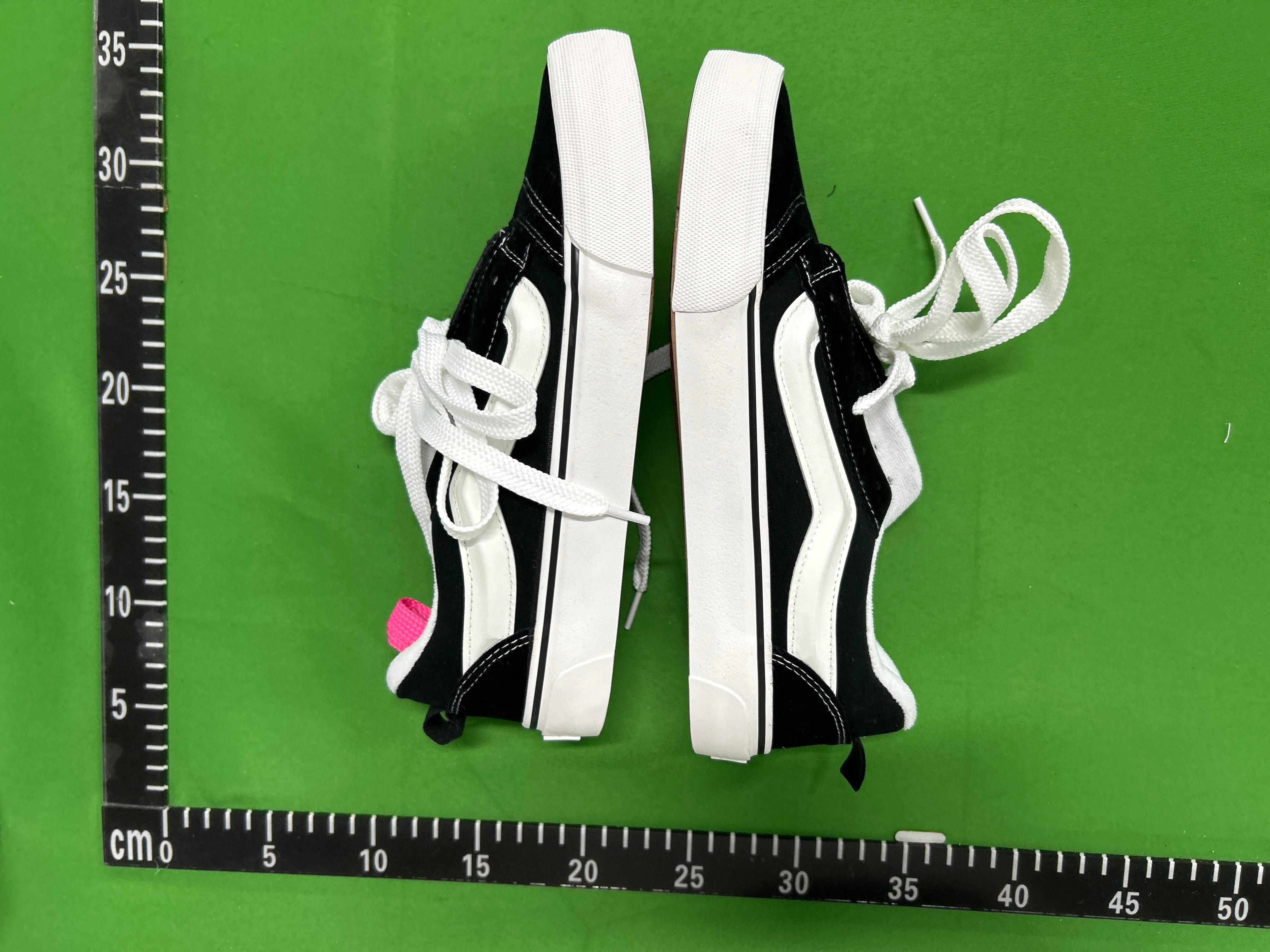 Foto QC 5 de Vans Knu Skool Low Black White VN0009QC6BT
