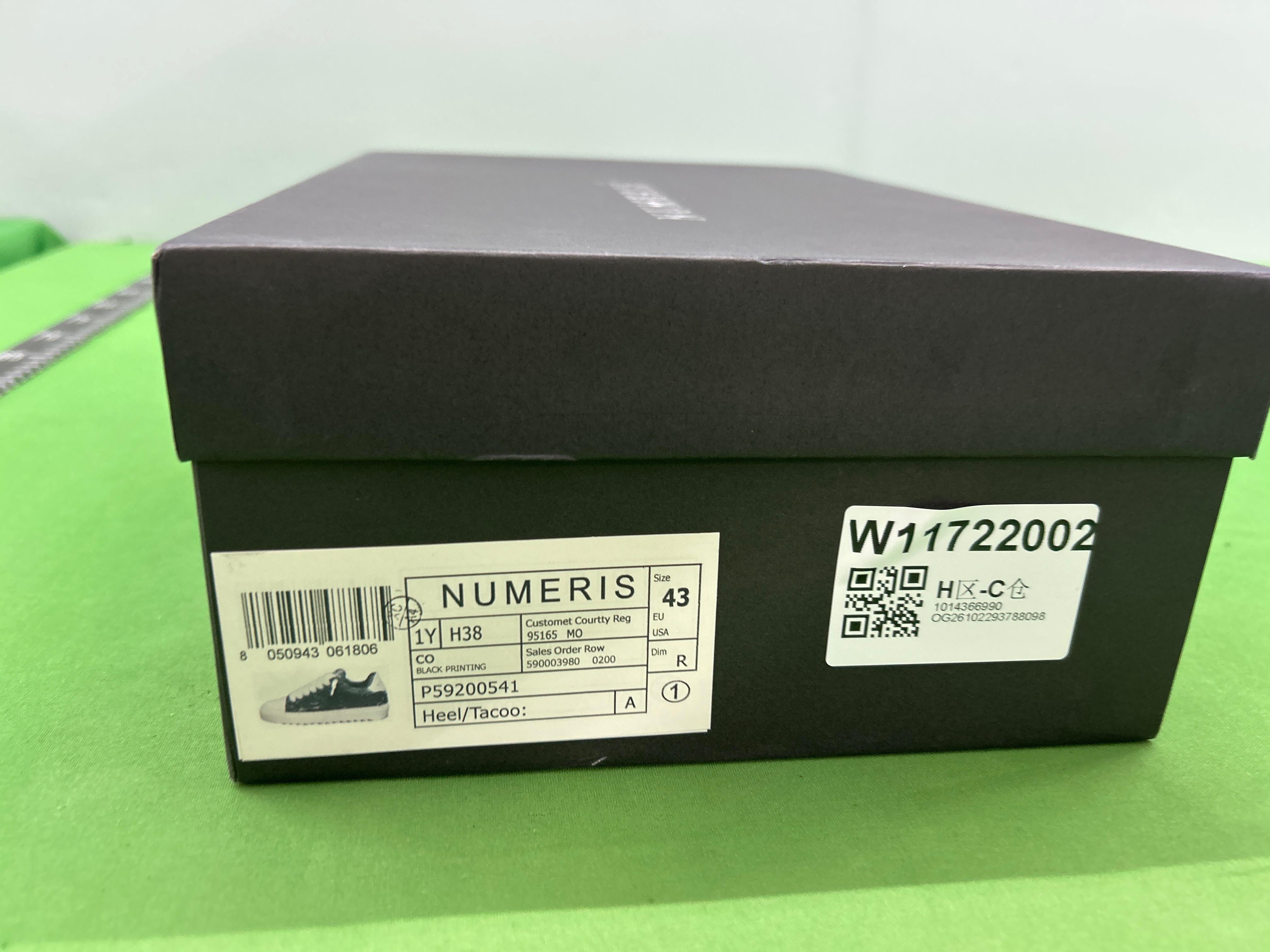 Foto QC 6 de NUMERIS Canvas Low Cow Print