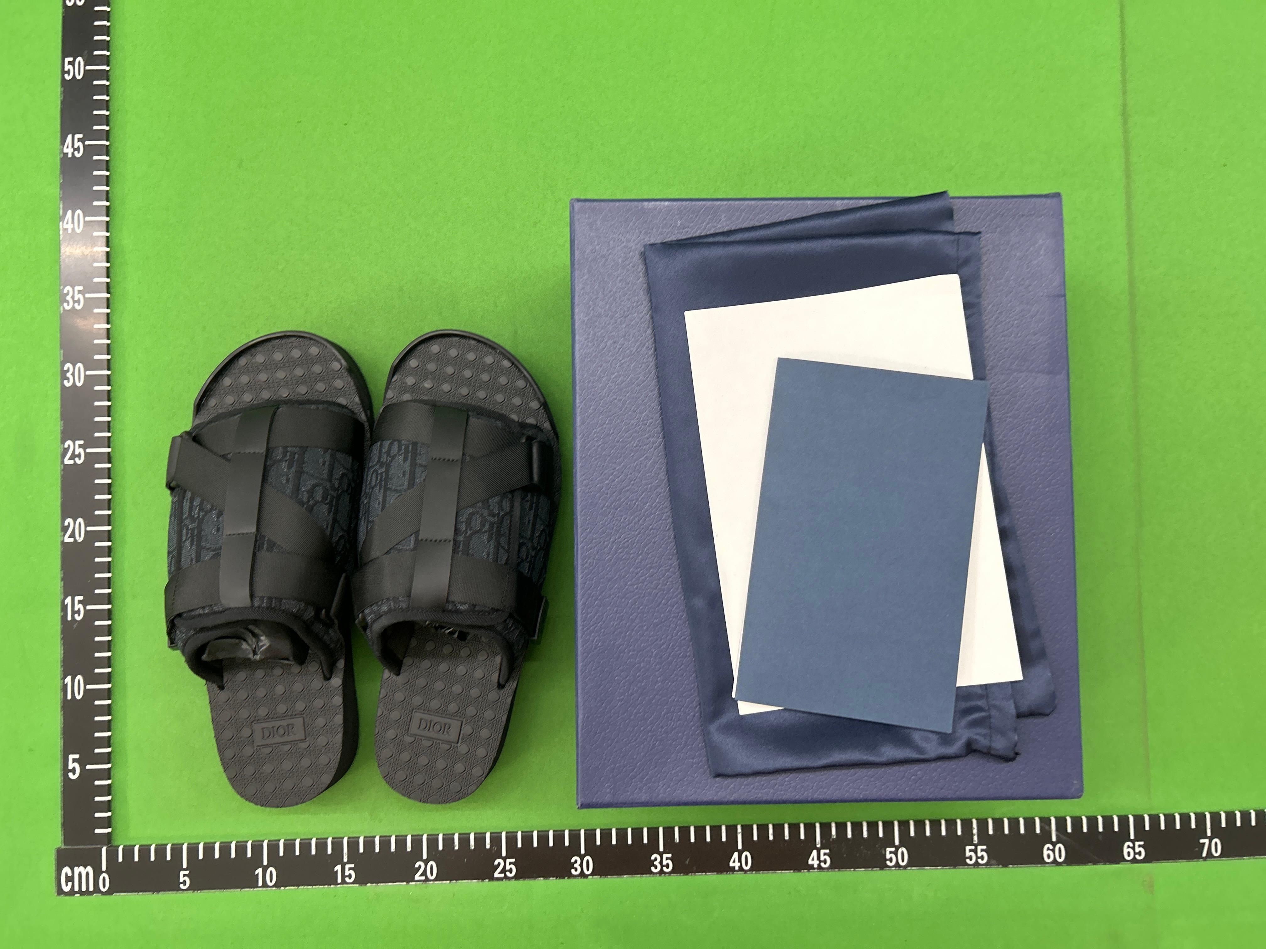 Foto QC 2 de Dior Aqua Sandals Suede Black