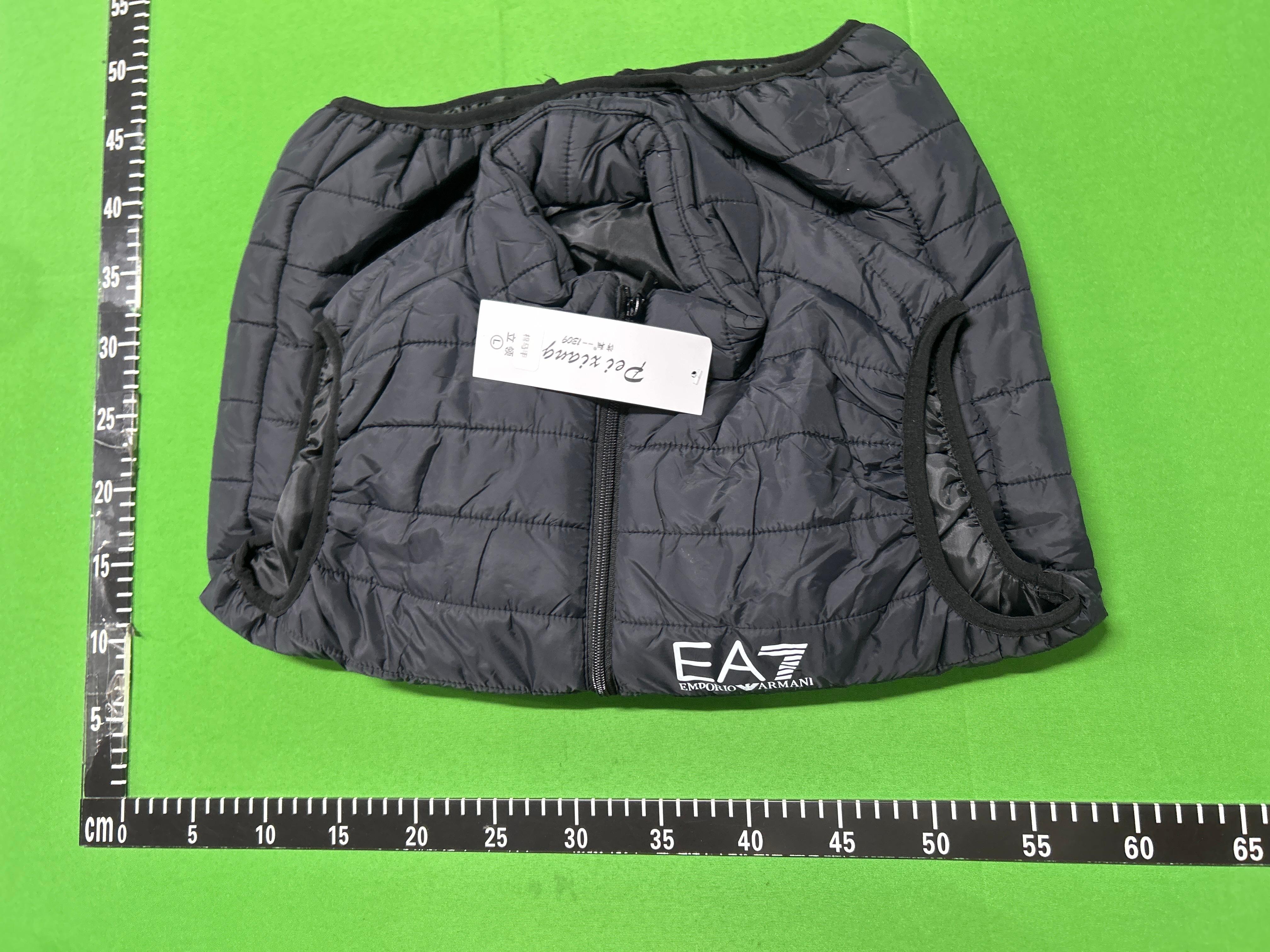 Foto QC 1 de EA7 Emporio Armani Vest Quilted Puffer Purple