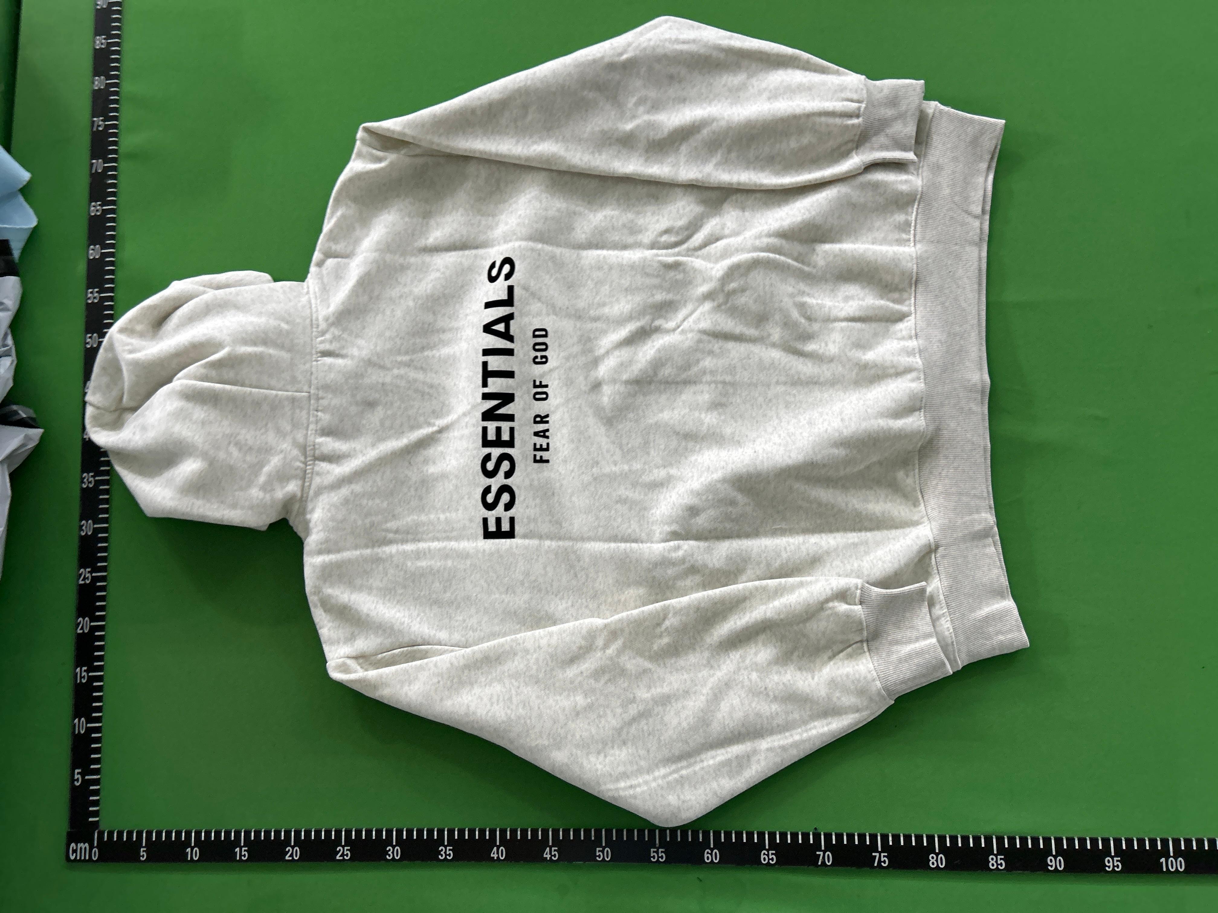 Foto QC 8 de Fear of God Essentials Pullover Hoodie 3D Silicon Applique Charcoal