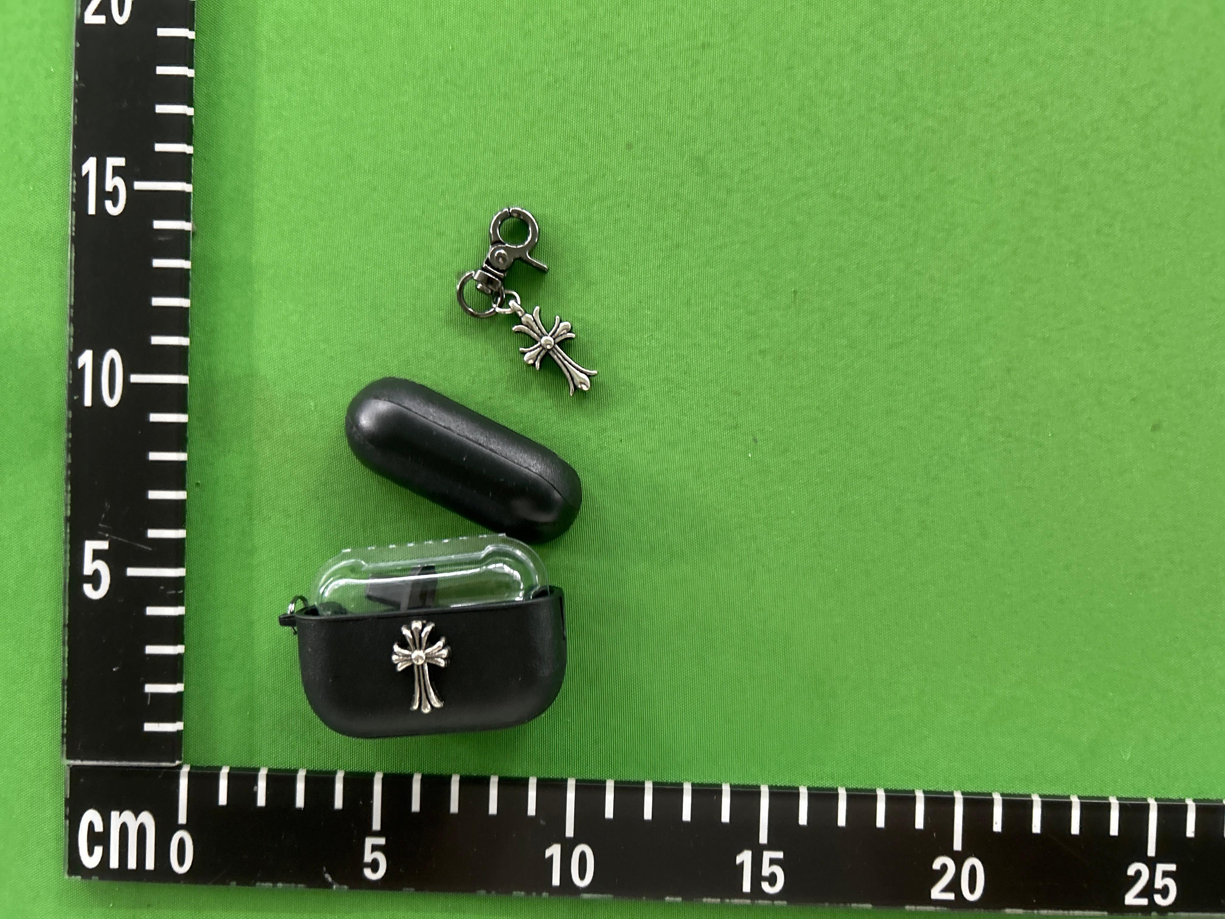 Foto QC 6 de Chrome Hearts Leather Case for AirPods Pro Black