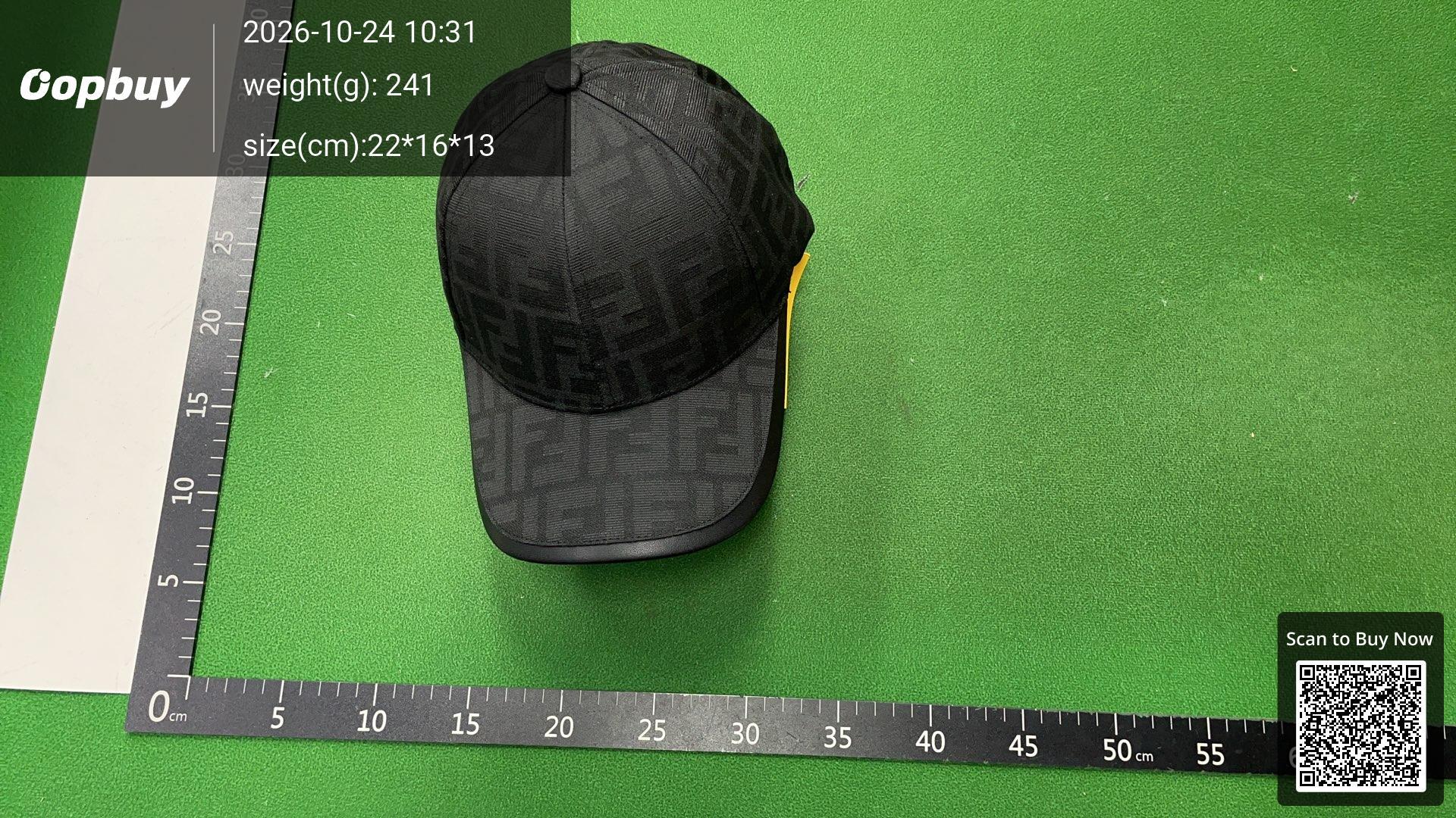 Foto QC 6 de Fendi FF Zucca Cap Brown