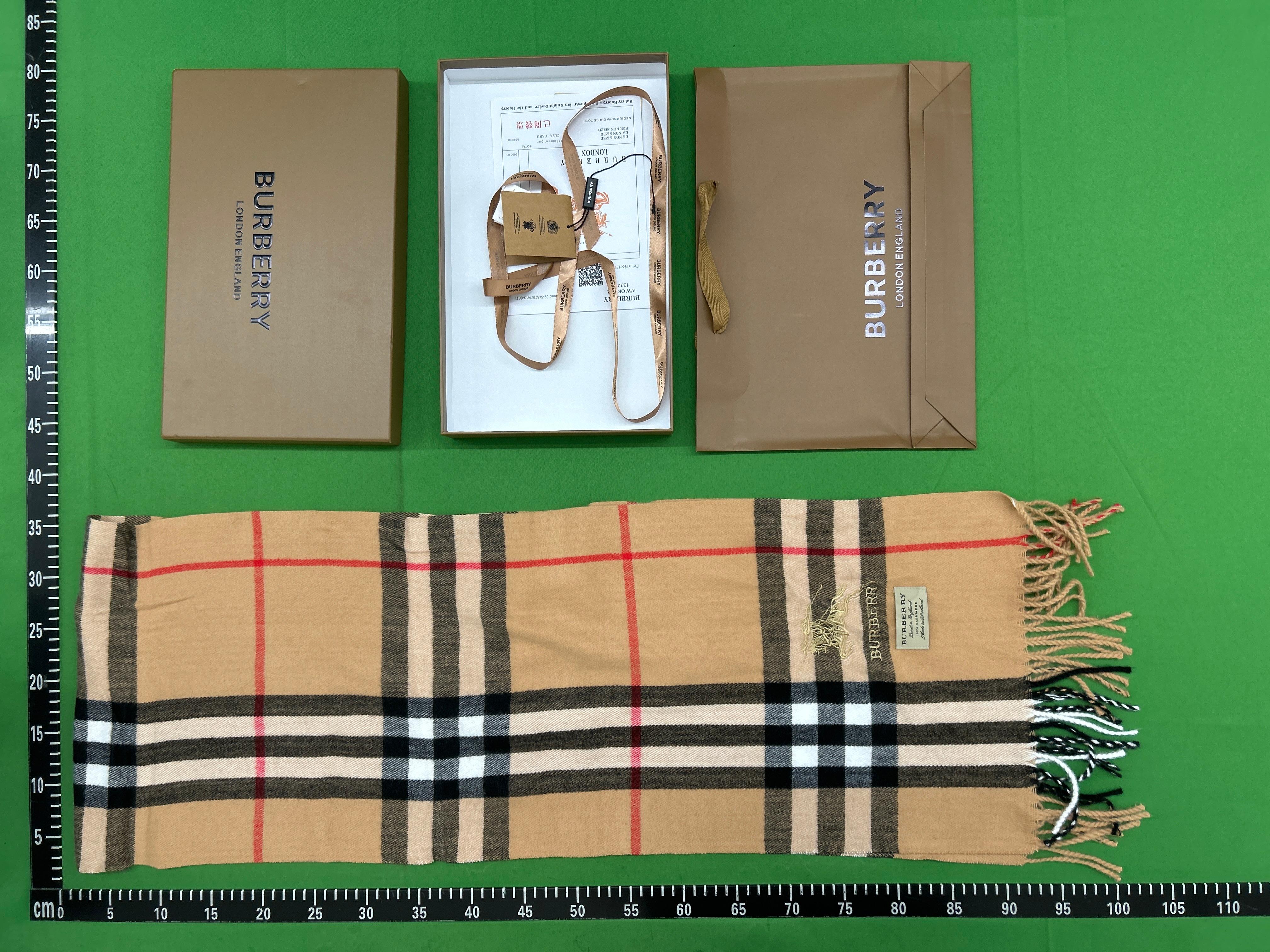 Foto QC 2 de Burberry Embroidered Logo Check Scarf Pale Blue