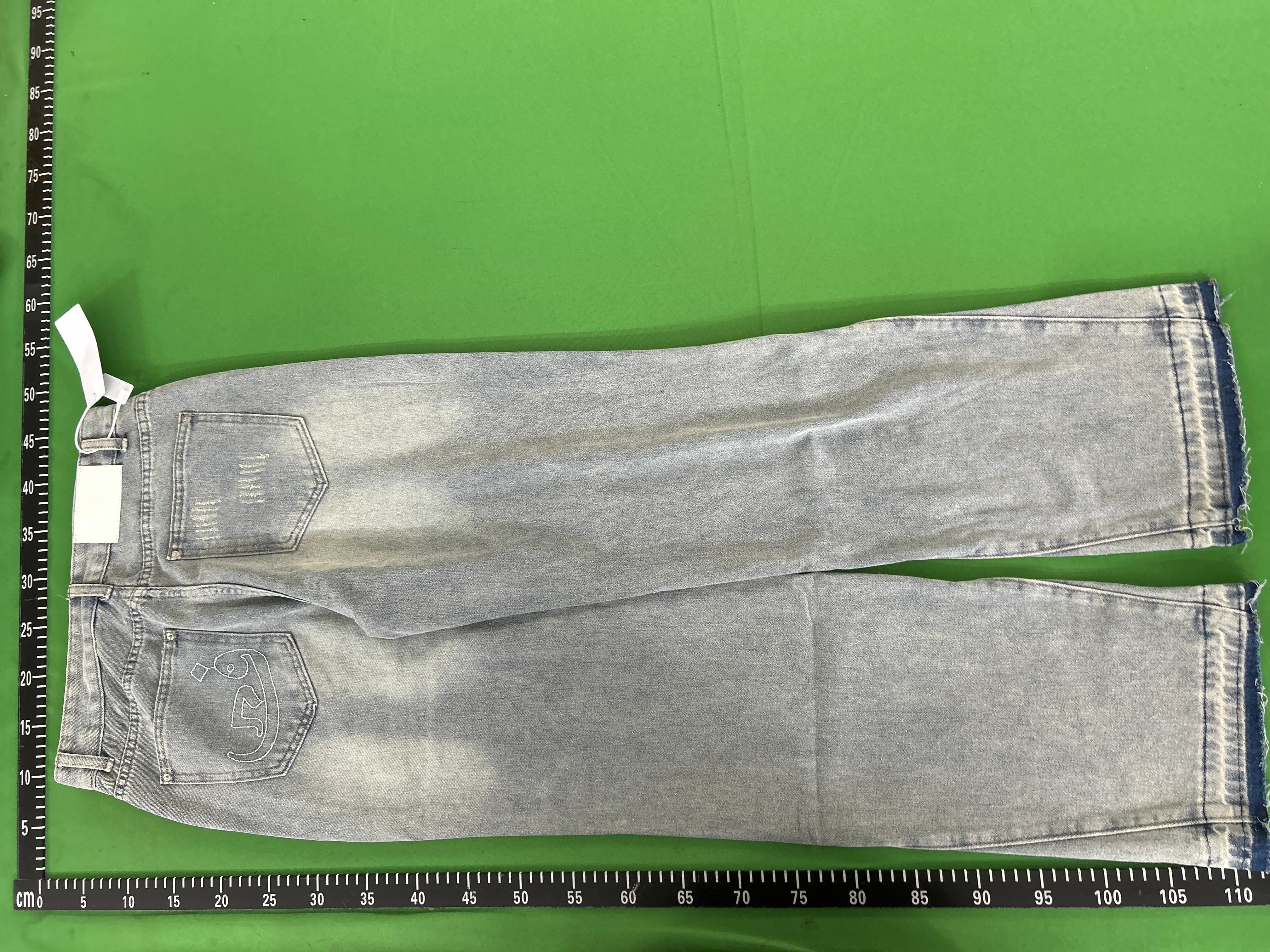 Foto QC 7 de Other Jeans American Retro Washed Distressed Raw Hem Flare Black