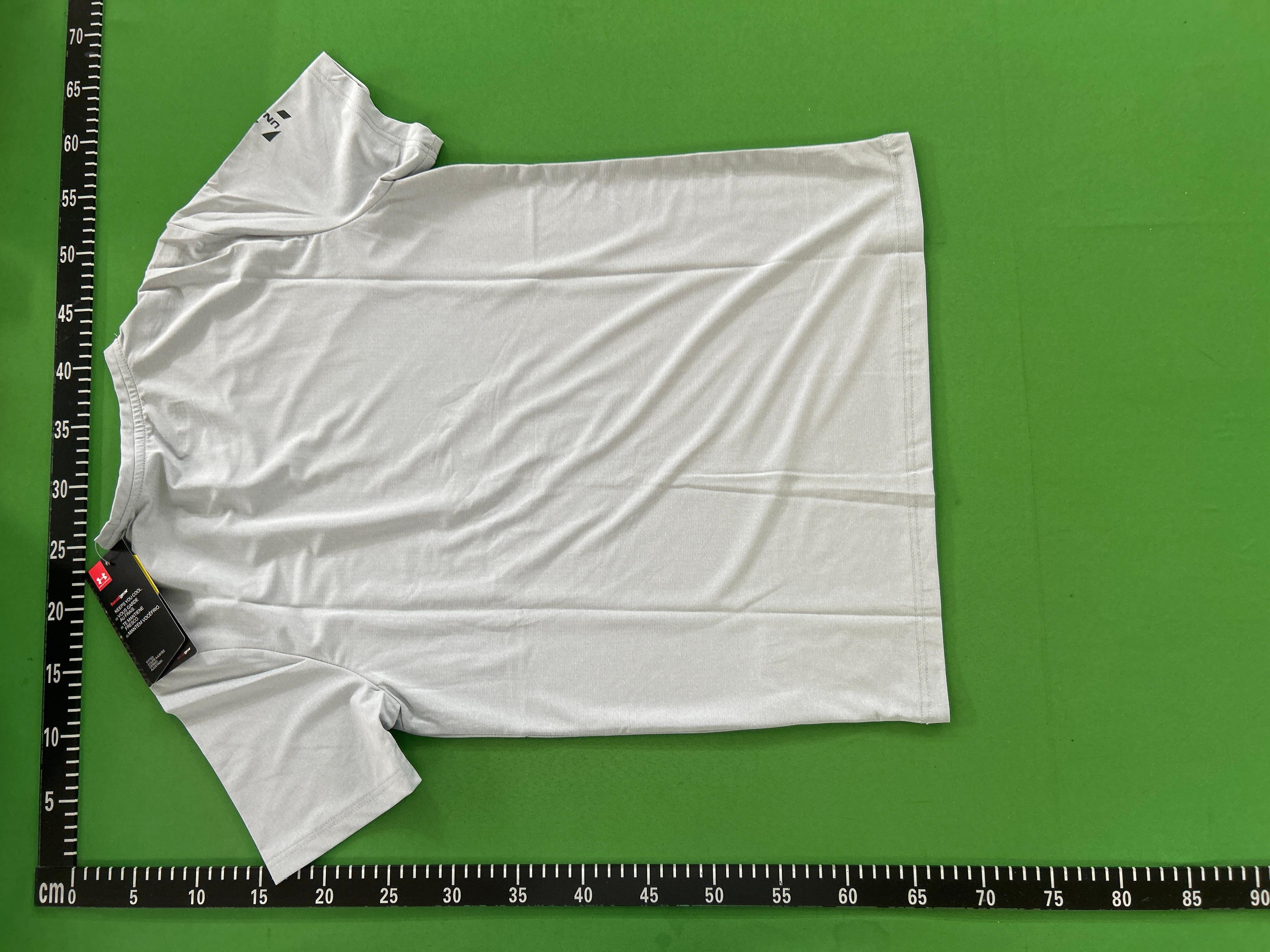 Foto QC 4 de Under Armour T-shirt Chest Logo Grey