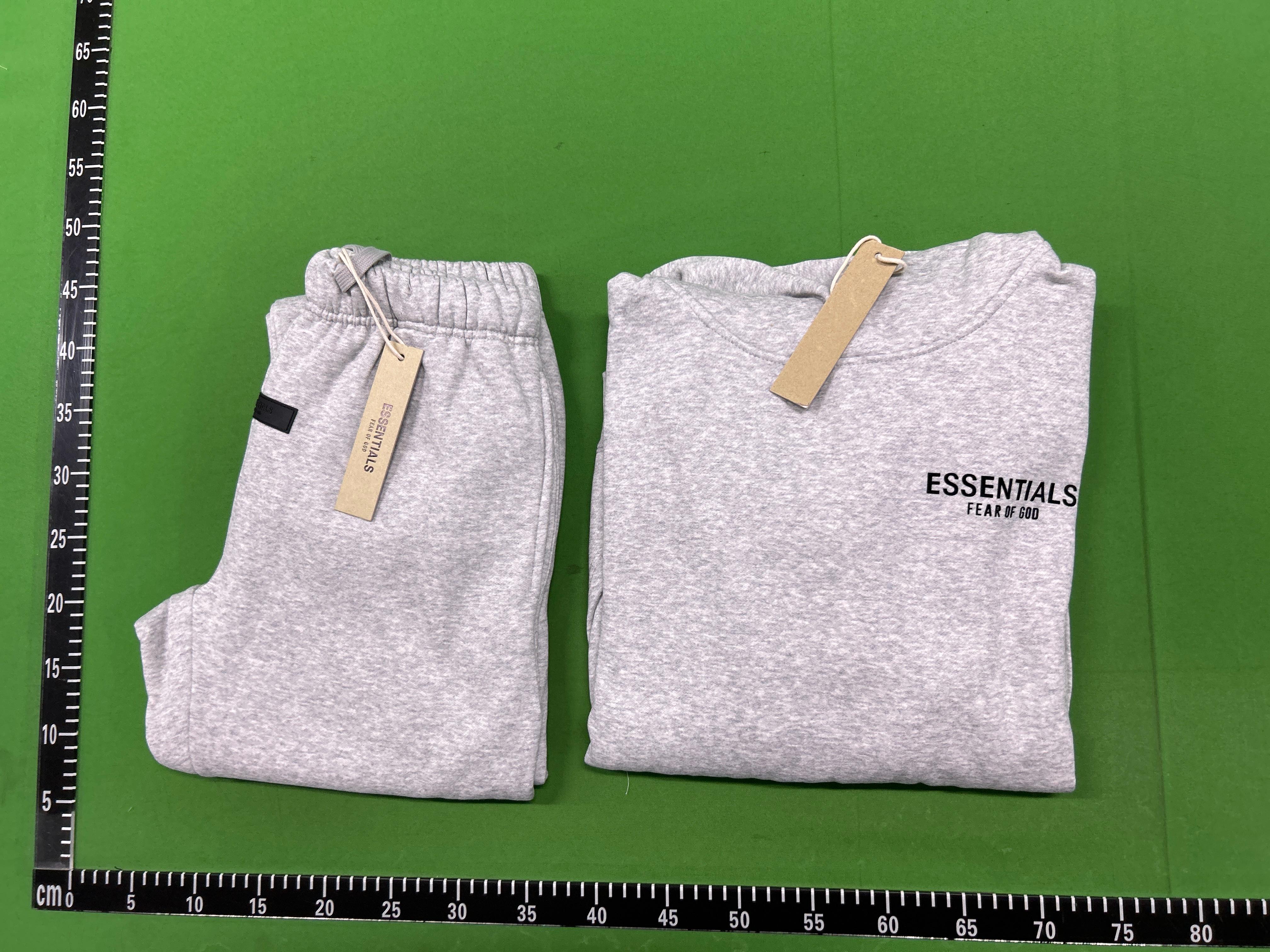Foto QC 1 de Fear of God Essentials Sweatpants Logo Oatmeal