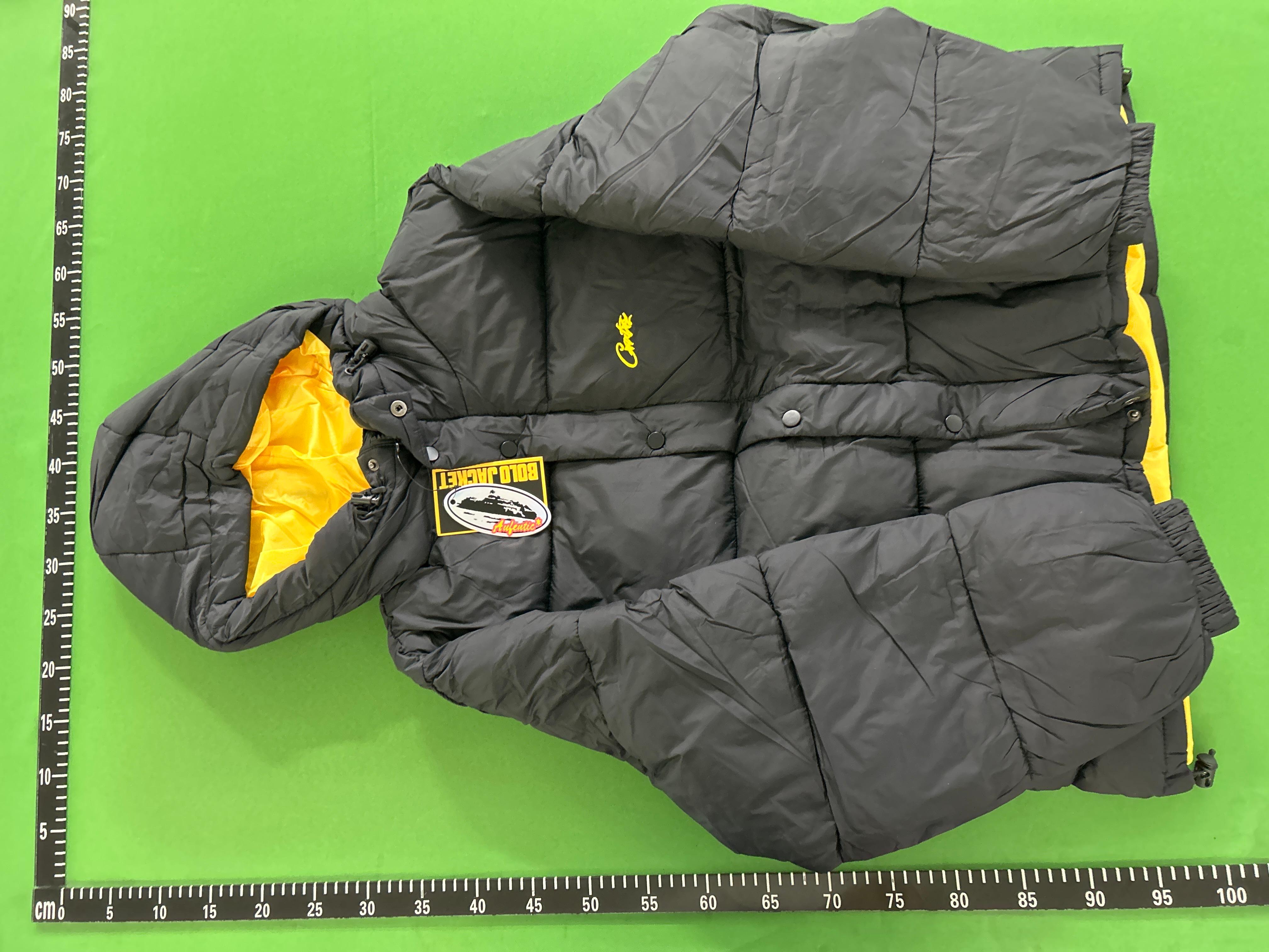 Foto QC 3 de Corteiz Puffer Jacket Small Logo Black Yellow