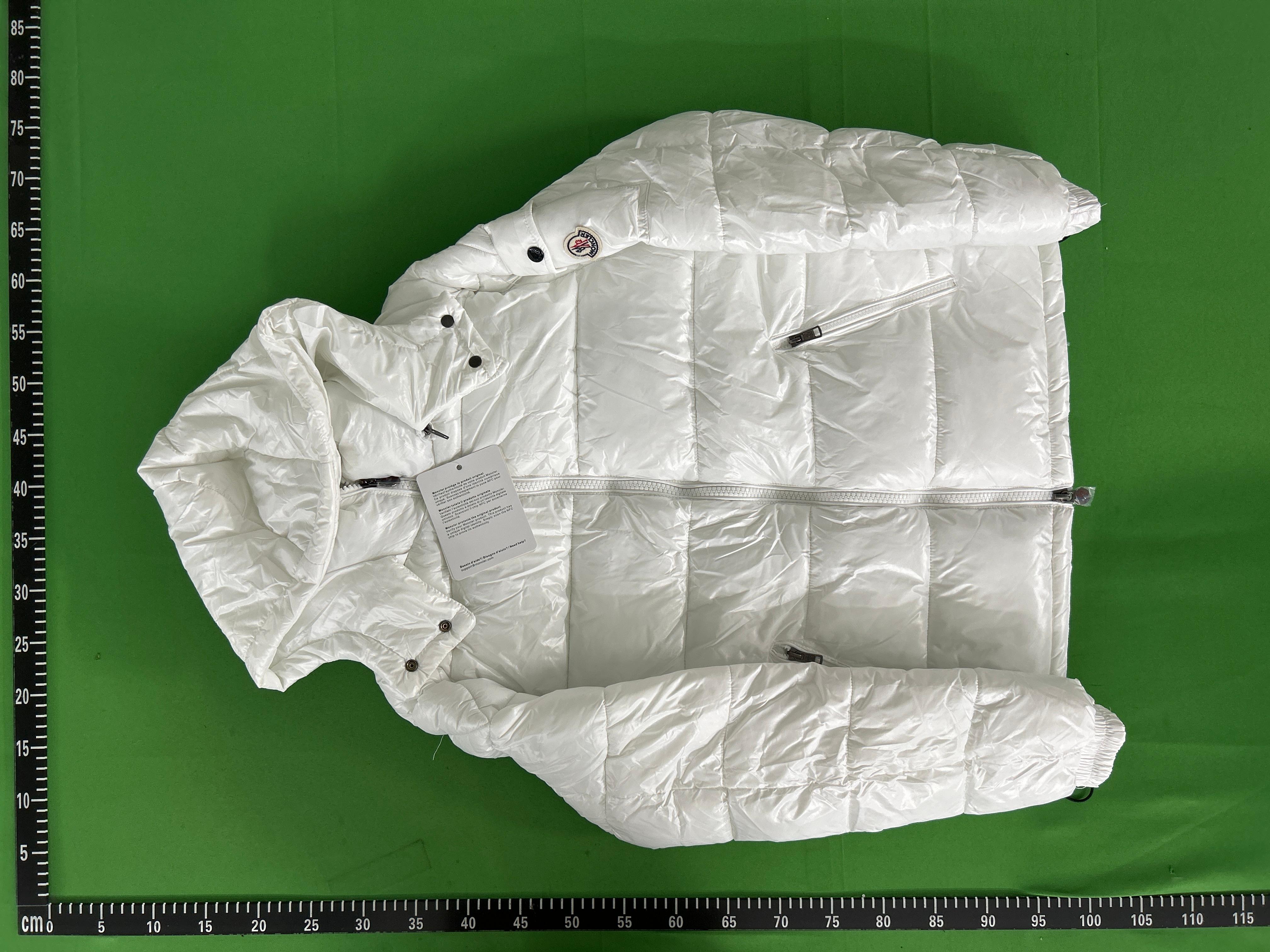 Foto QC 8 de Trapstar Irongate Hooded Puffer Jacket Black