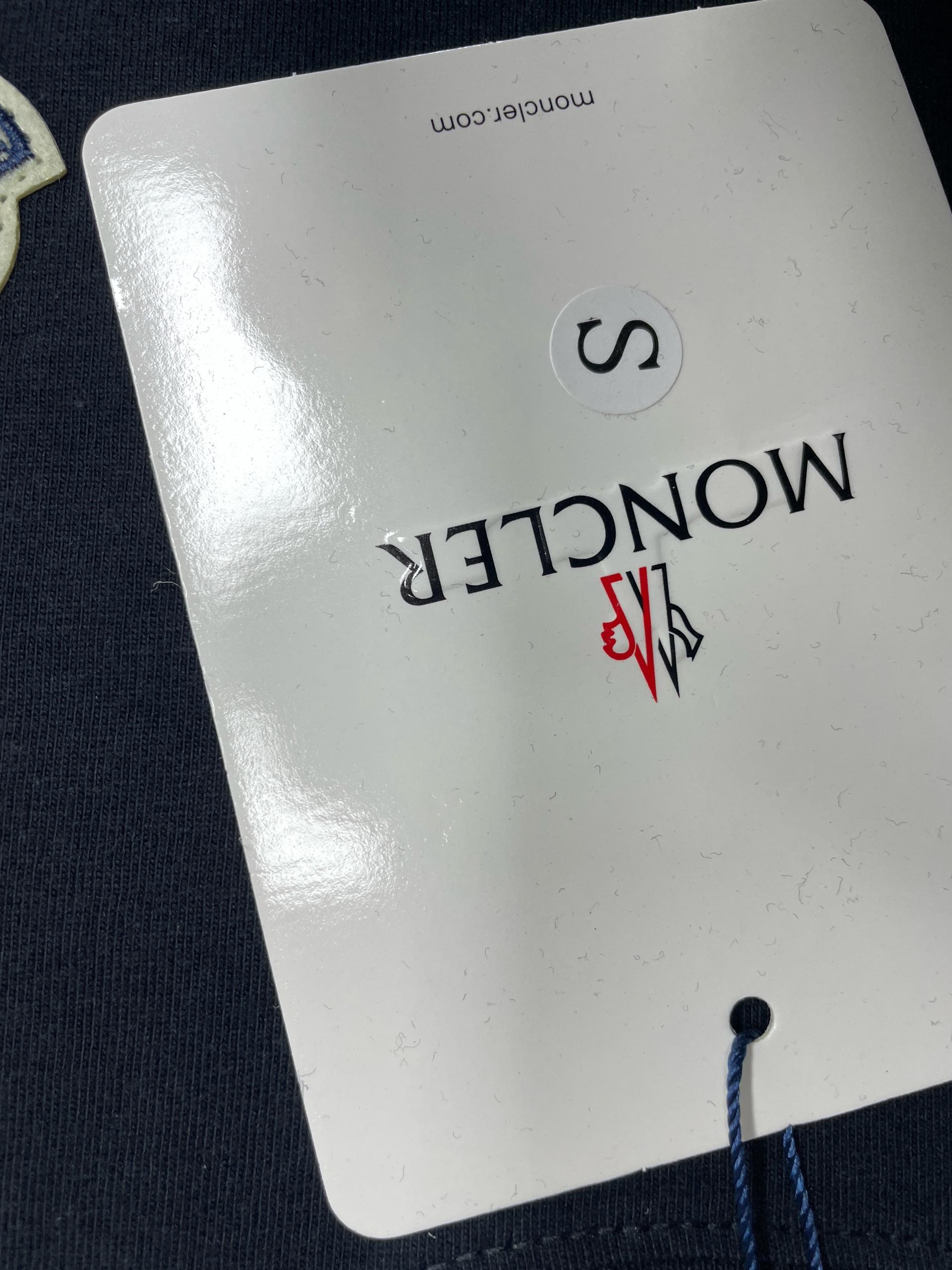Foto QC 6 de Moncler T-shirt Logo Patch White