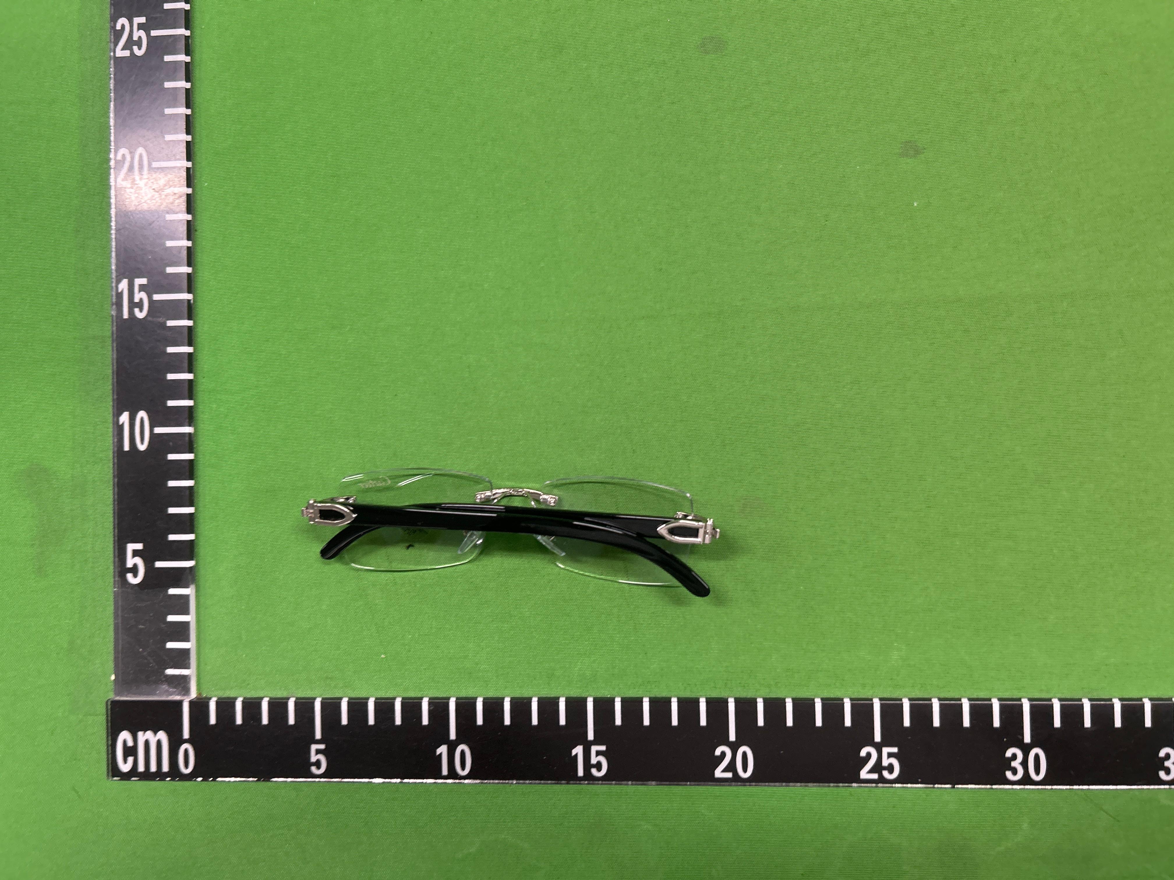 Foto QC 6 de Cartier Rimless Rectangle-Frame Metal Acetate Eyeglasses Gold Black Clear (074-reptz01)