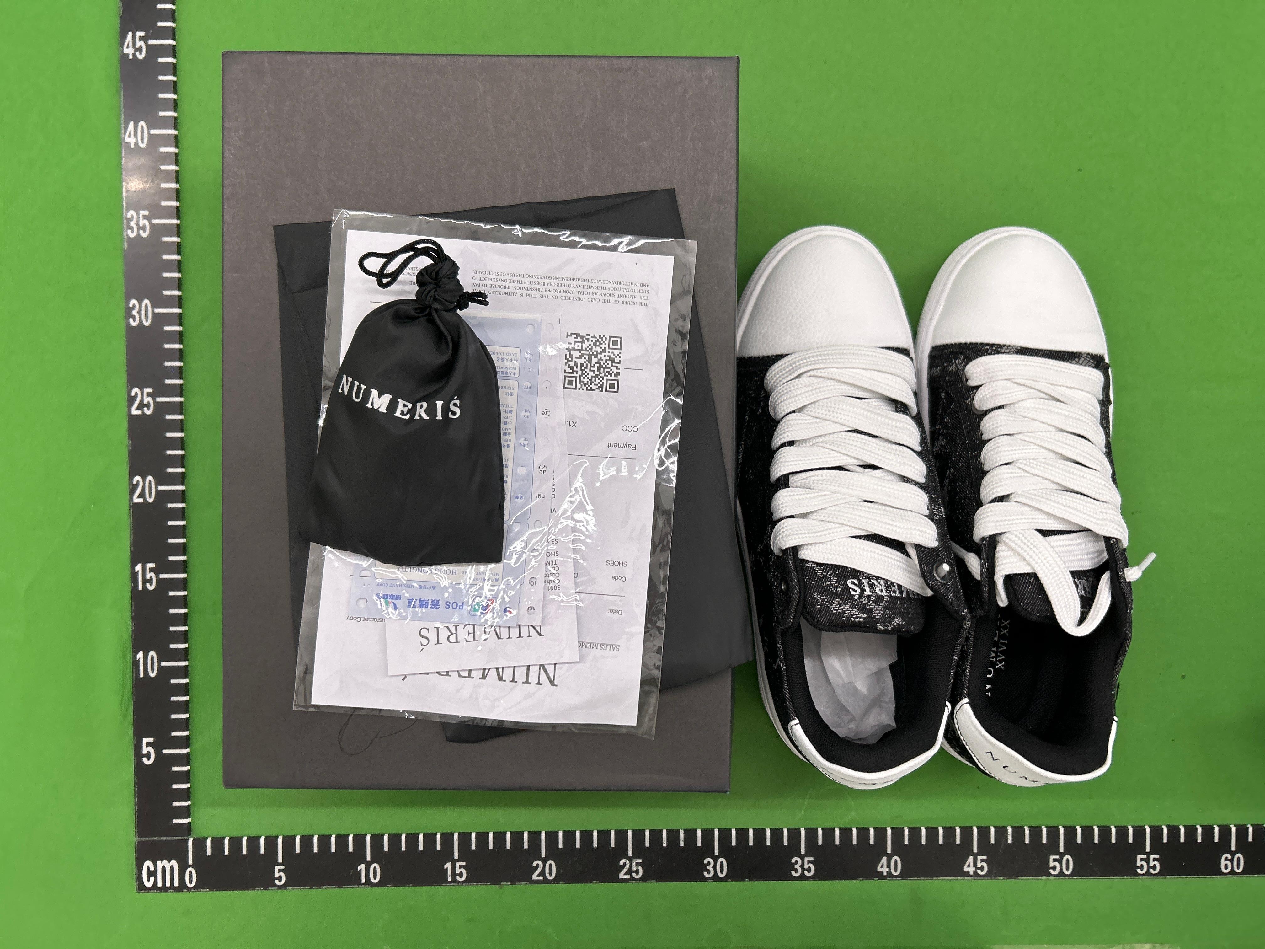 Foto QC 8 de NUMERIS Canvas Low Cow Print