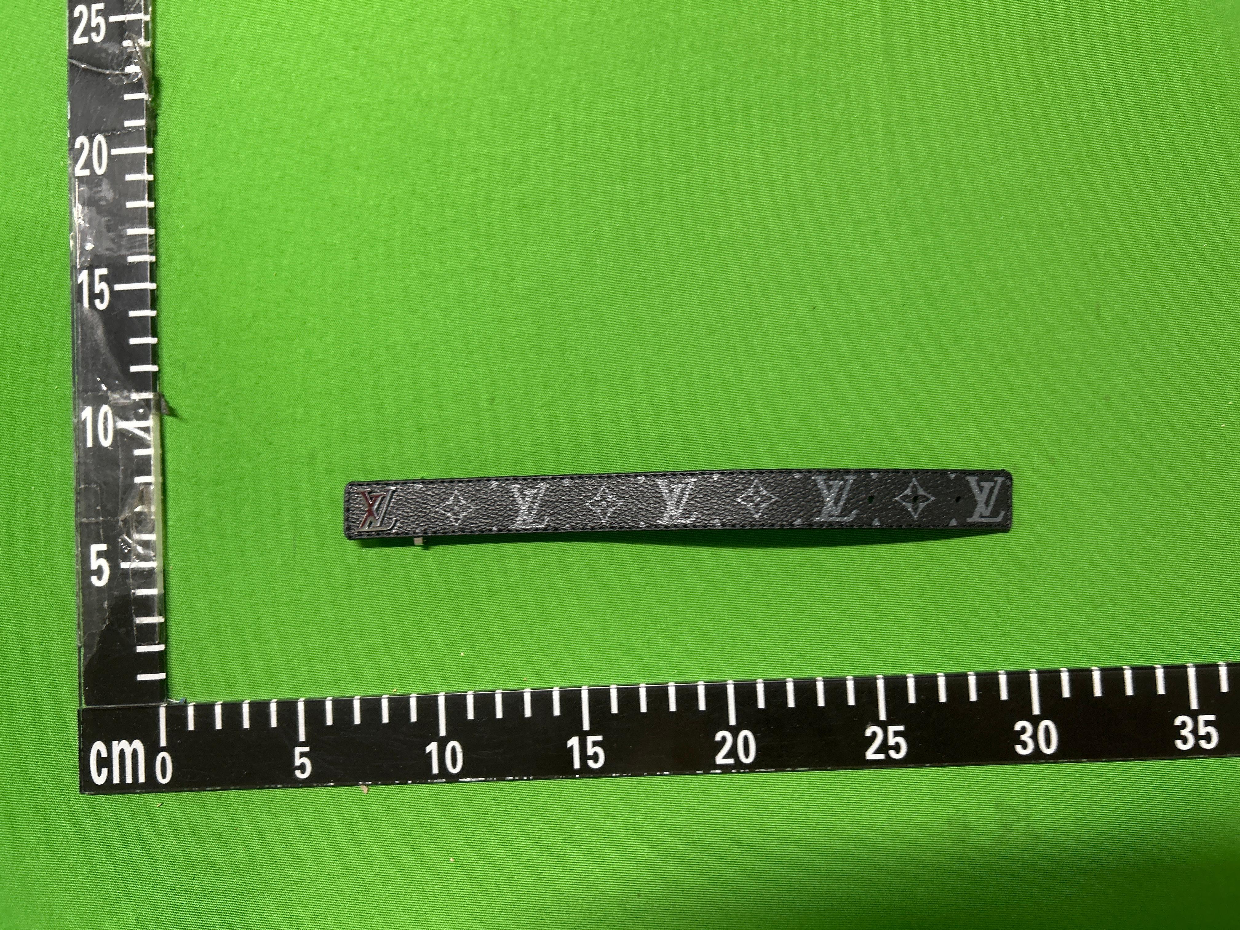 Foto QC 1 de Louis Vuitton Monogram Bracelet Leather Black