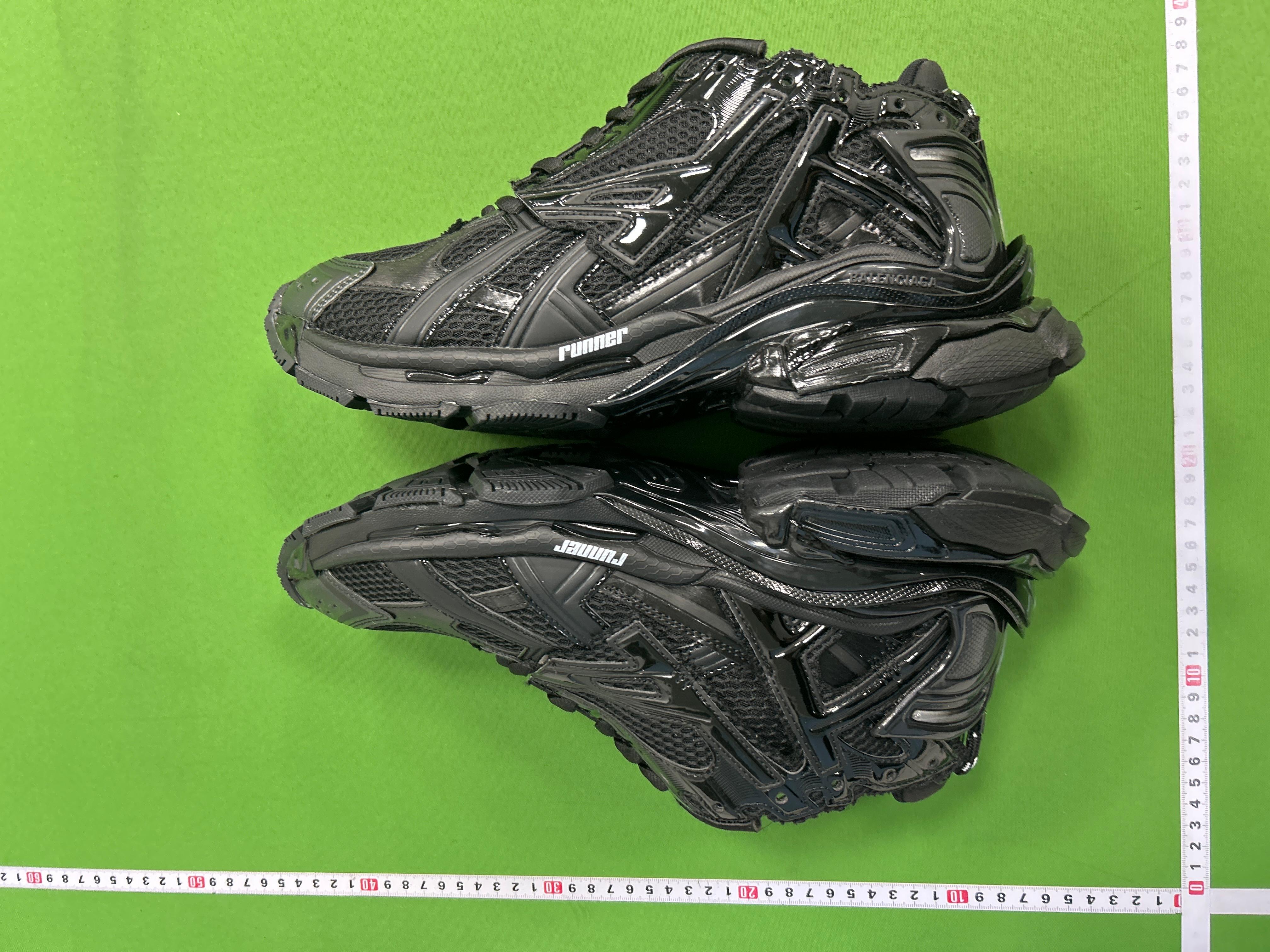 Foto QC 5 de Balenciaga Runner Black 677403 W3RA9 1000