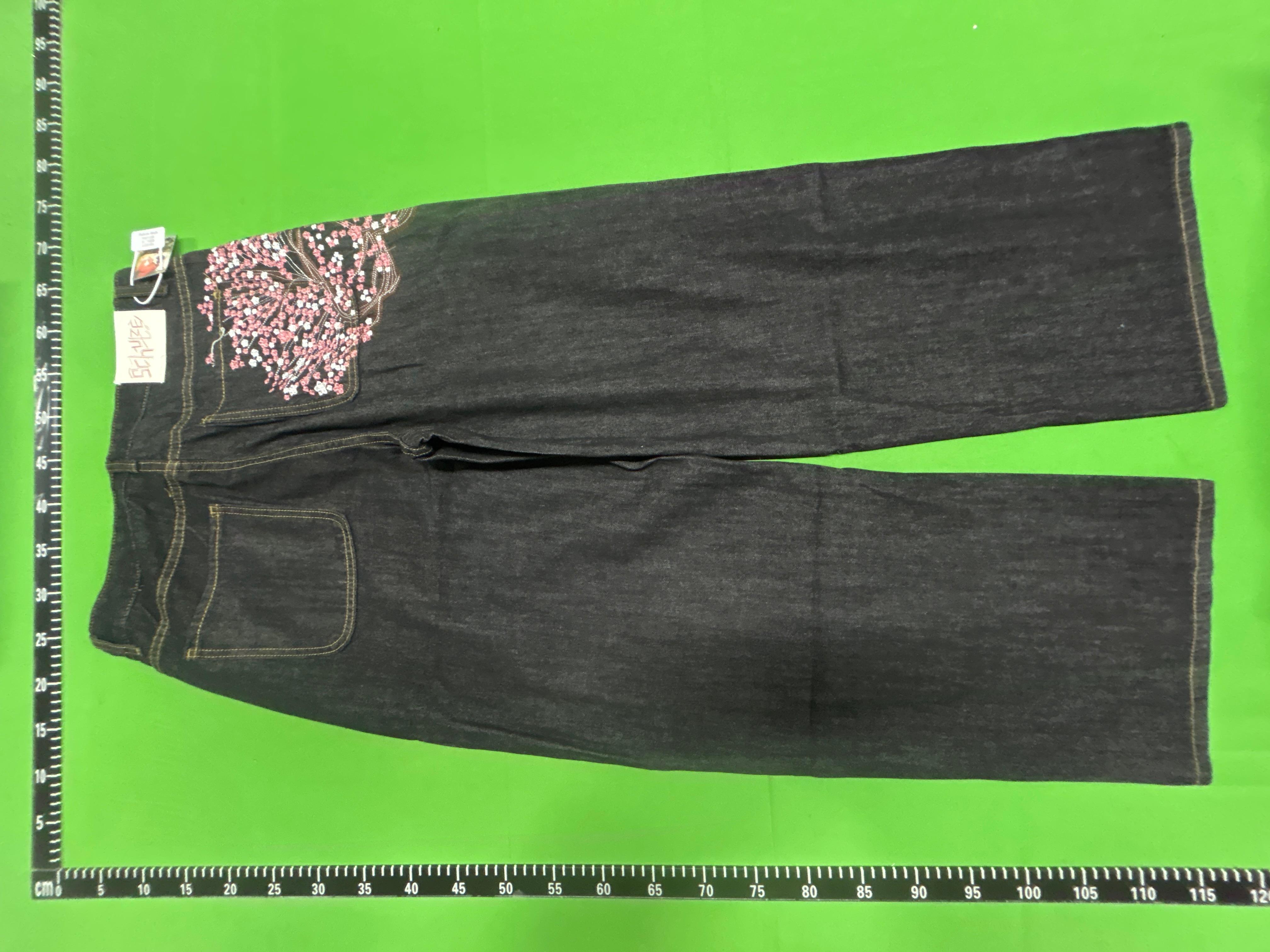 Foto QC 8 de Derschutze Blossom V2 Denim Shorts Embroidered Black