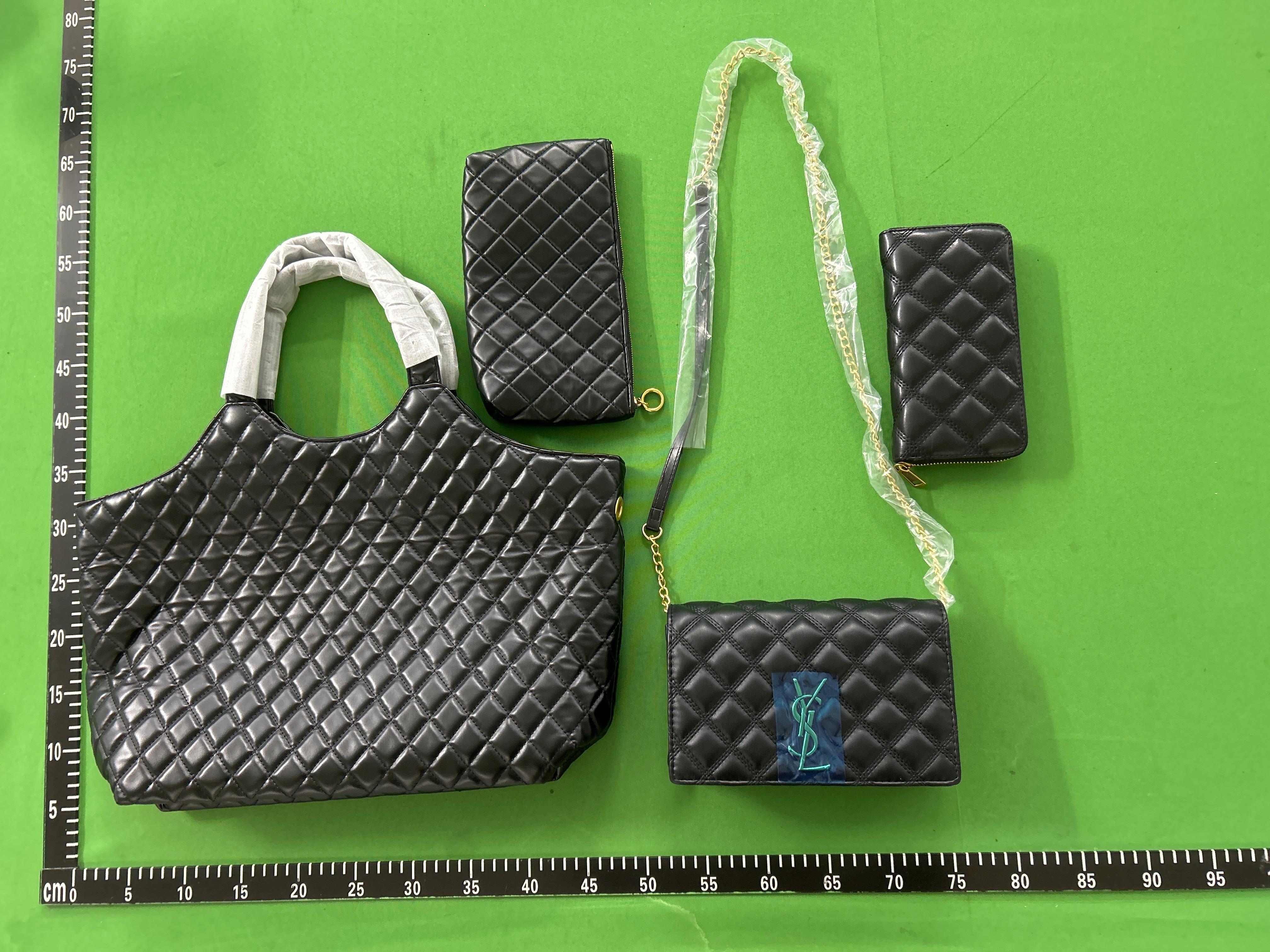 Foto QC 3 de Chanel Classic Flap Medium Black Lambskin