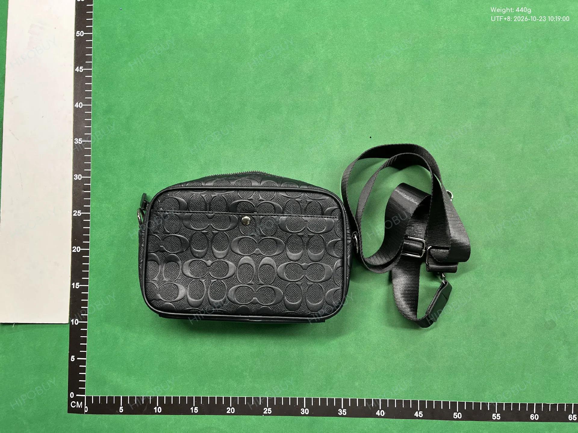 Foto QC 3 de Coach Graham Crossbody Black Signature Leather