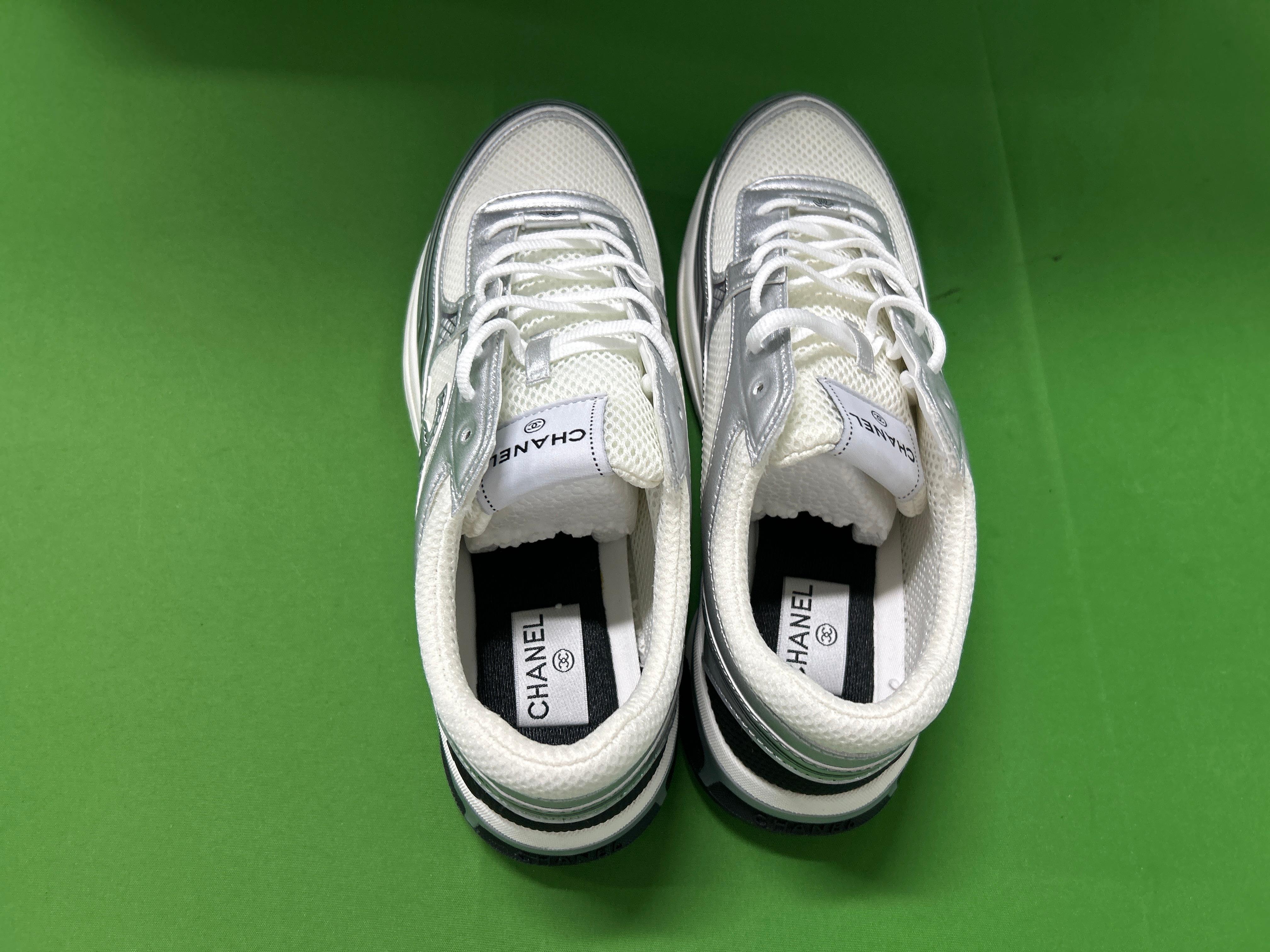 Foto QC 3 de Chanel Sneaker Low Silver G39792 Y56368 K5451