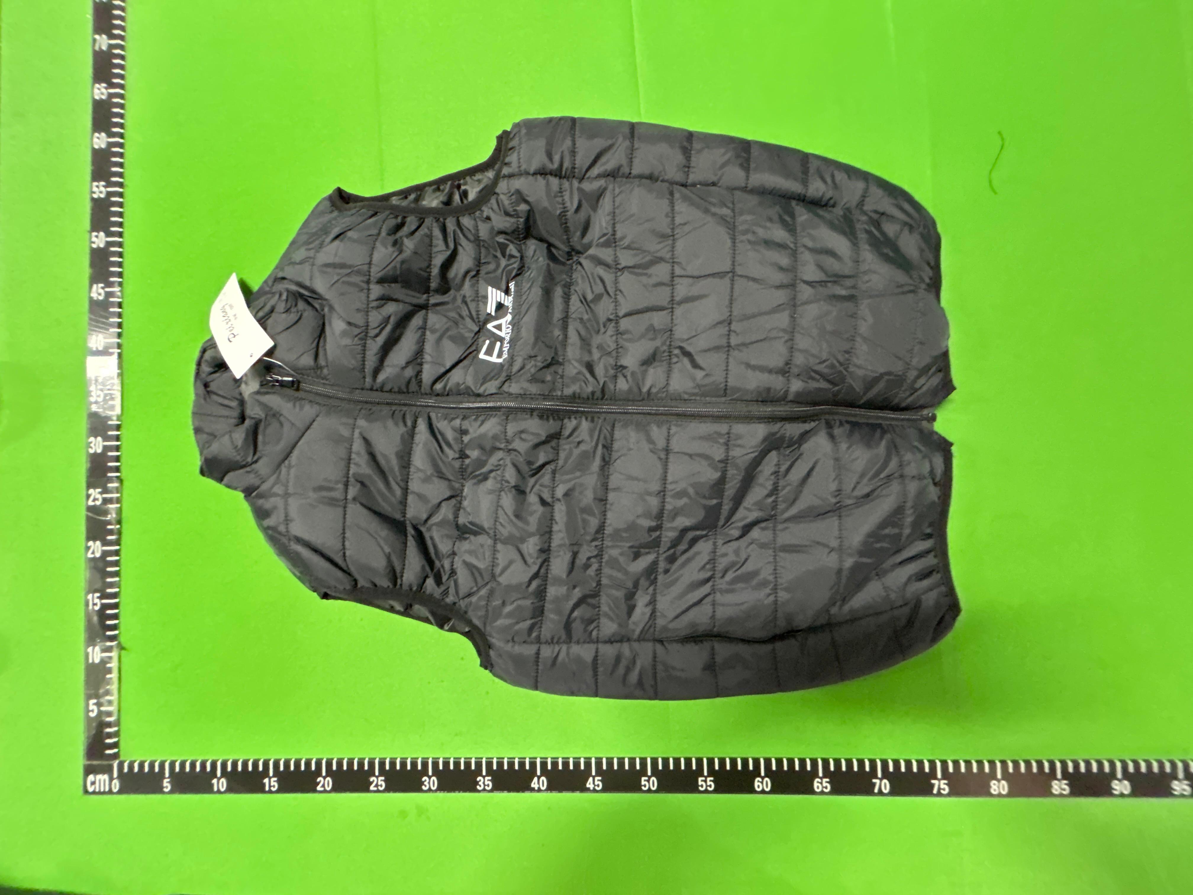 Foto QC 3 de EA7 Emporio Armani Vest Quilted Puffer Purple