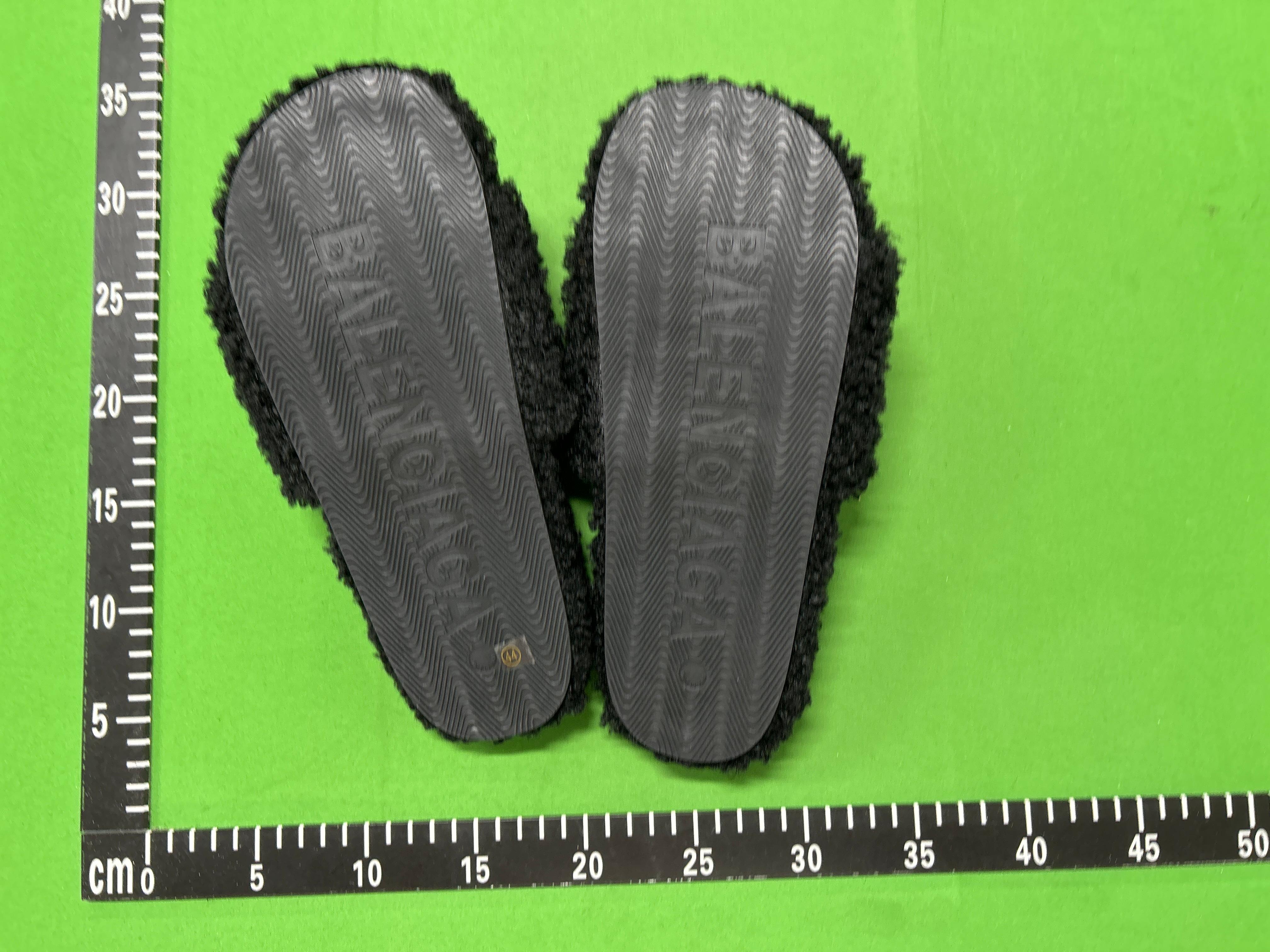 Foto QC 6 de Balenciaga Furry Slide Faux Fur Political Campaign Black