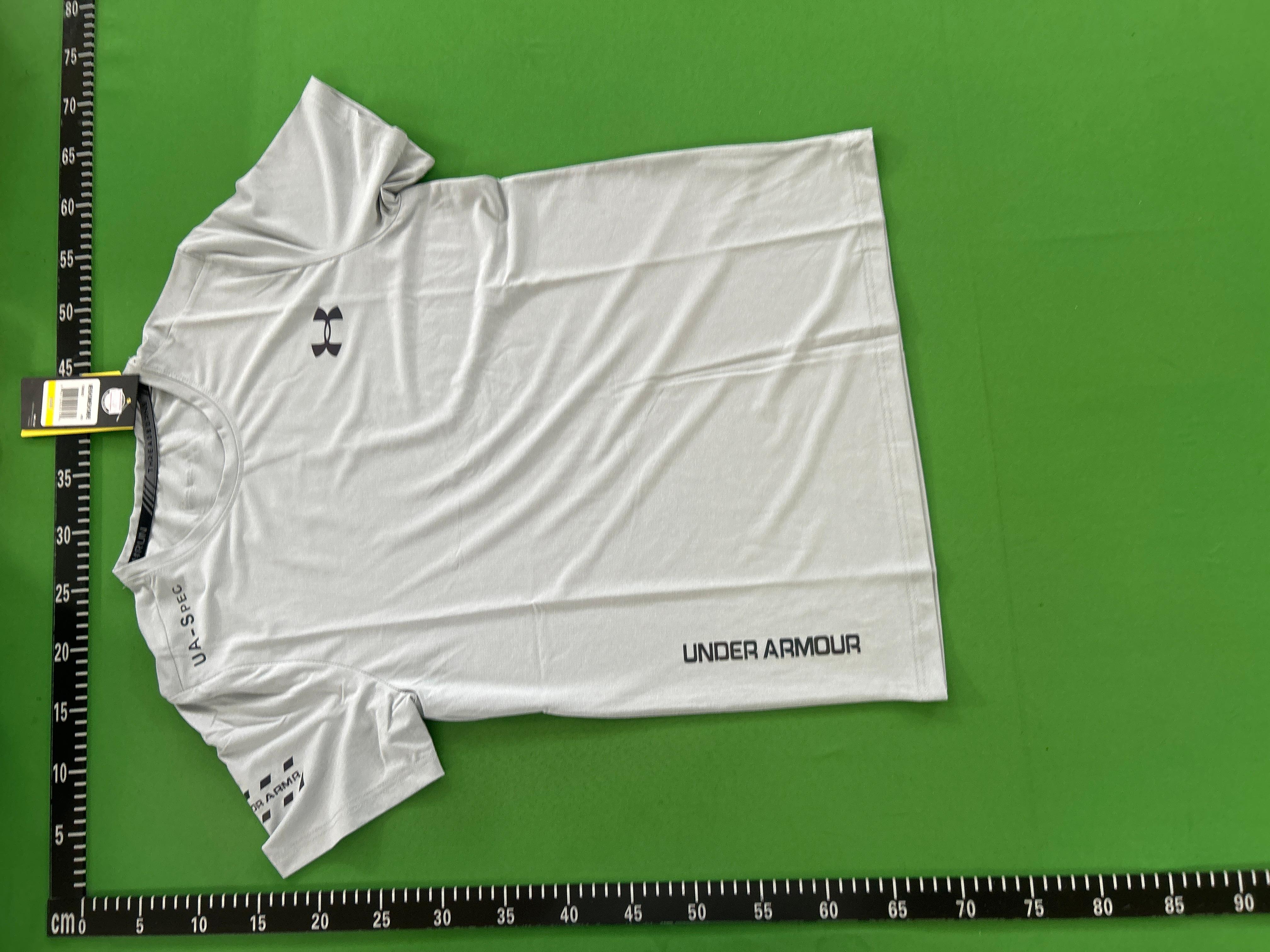 Foto QC 3 de Under Armour T-shirt Chest Logo Grey