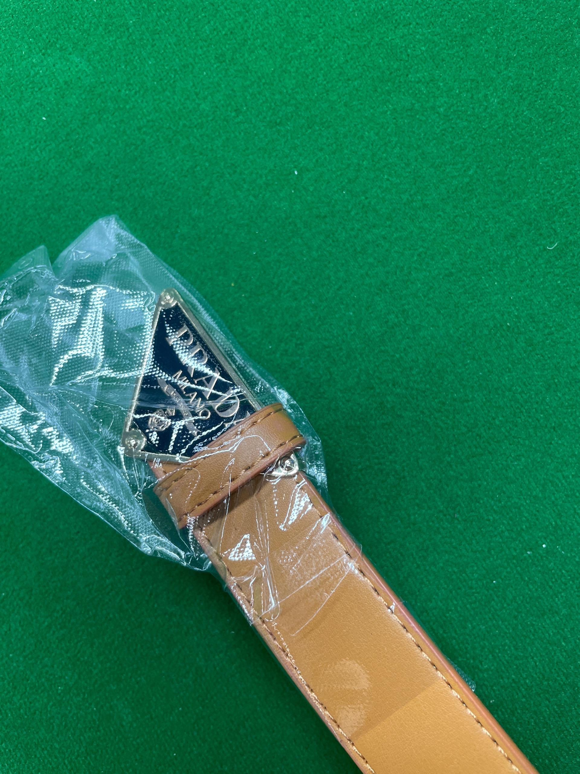Foto QC 6 de Prada Triangle Logo Belt Black