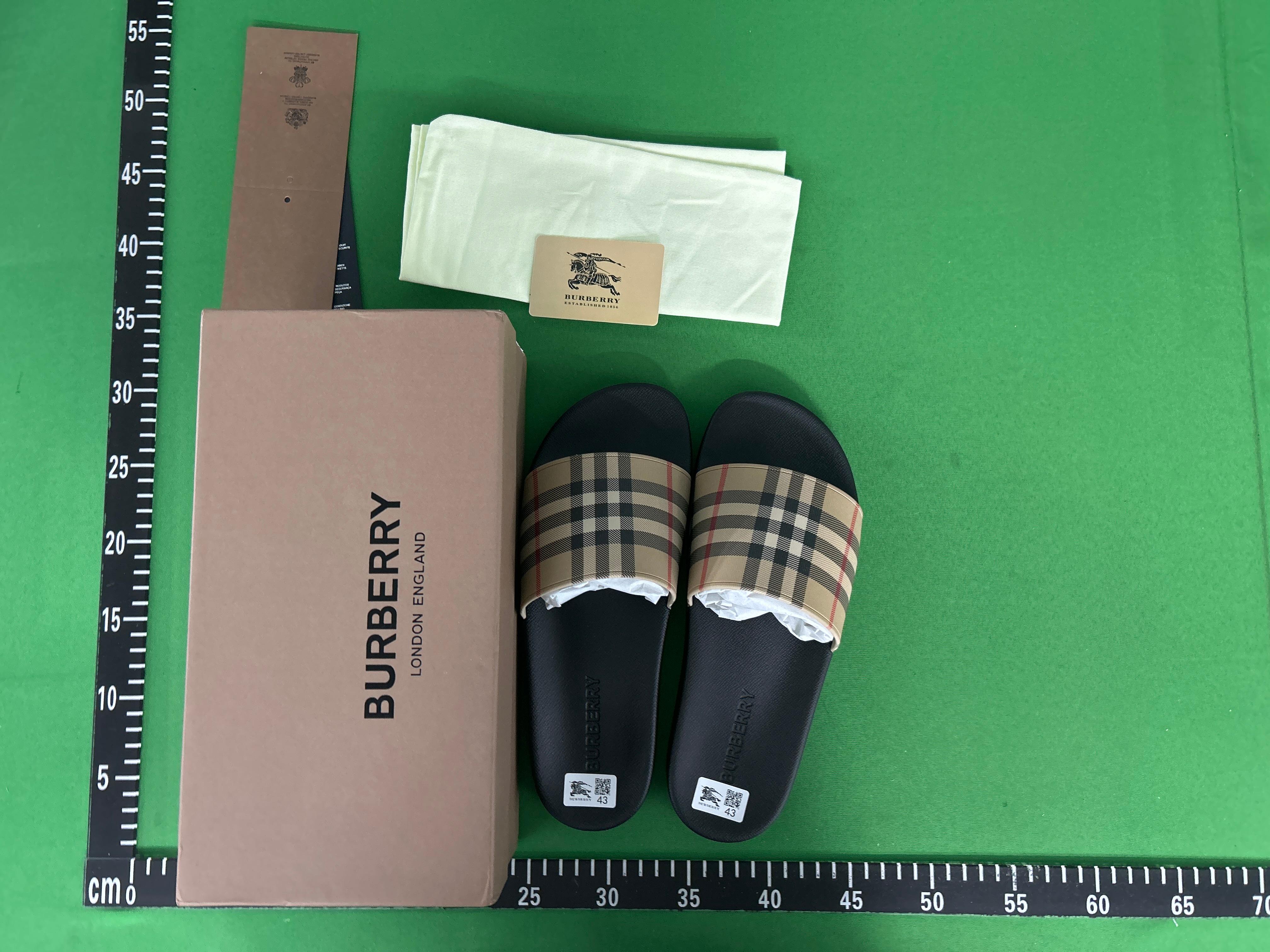 Foto QC 2 de burberry Slides Rubber Vintage Check