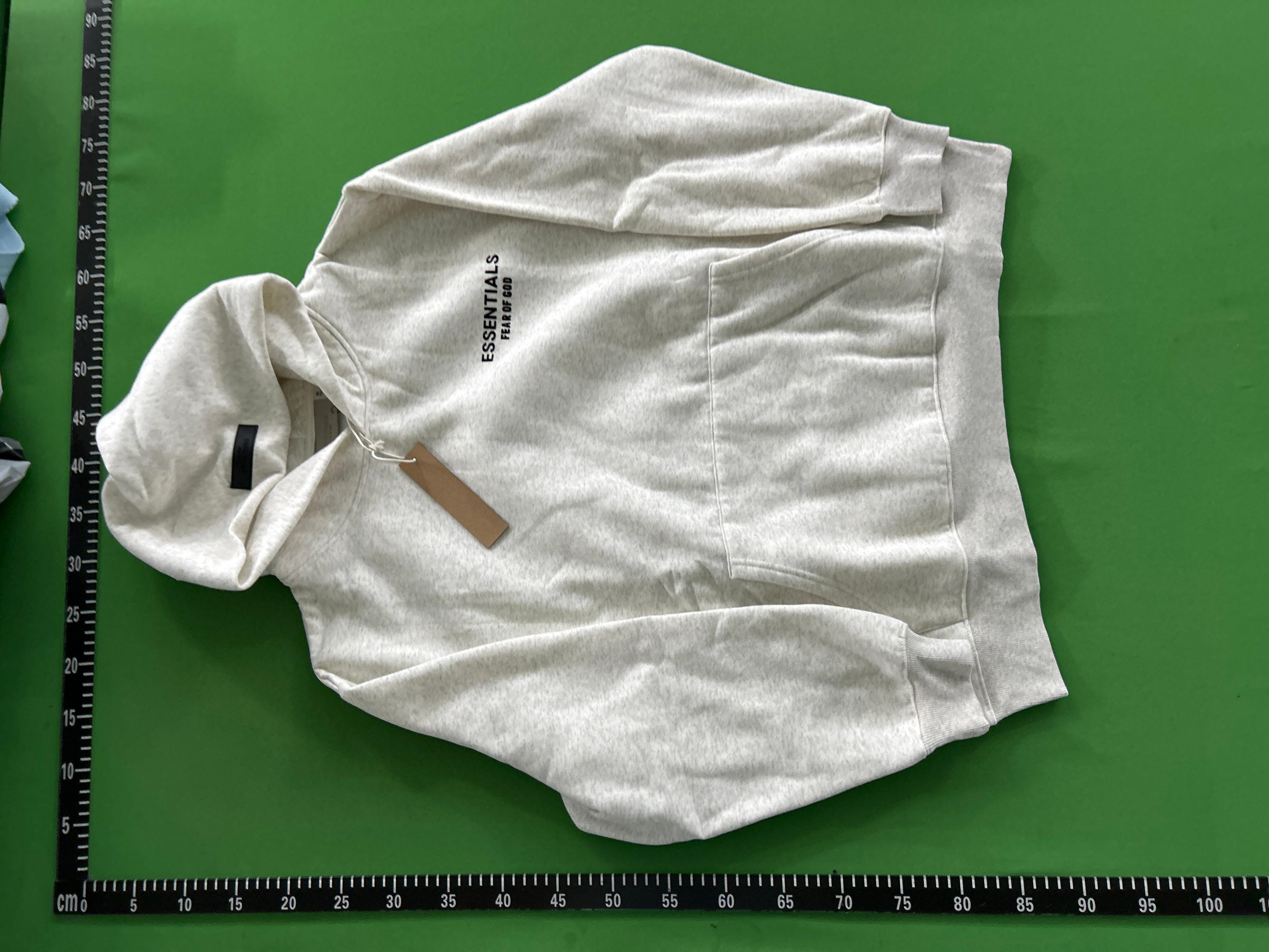 Foto QC 7 de Fear of God Essentials Pullover Hoodie 3D Silicon Applique Charcoal