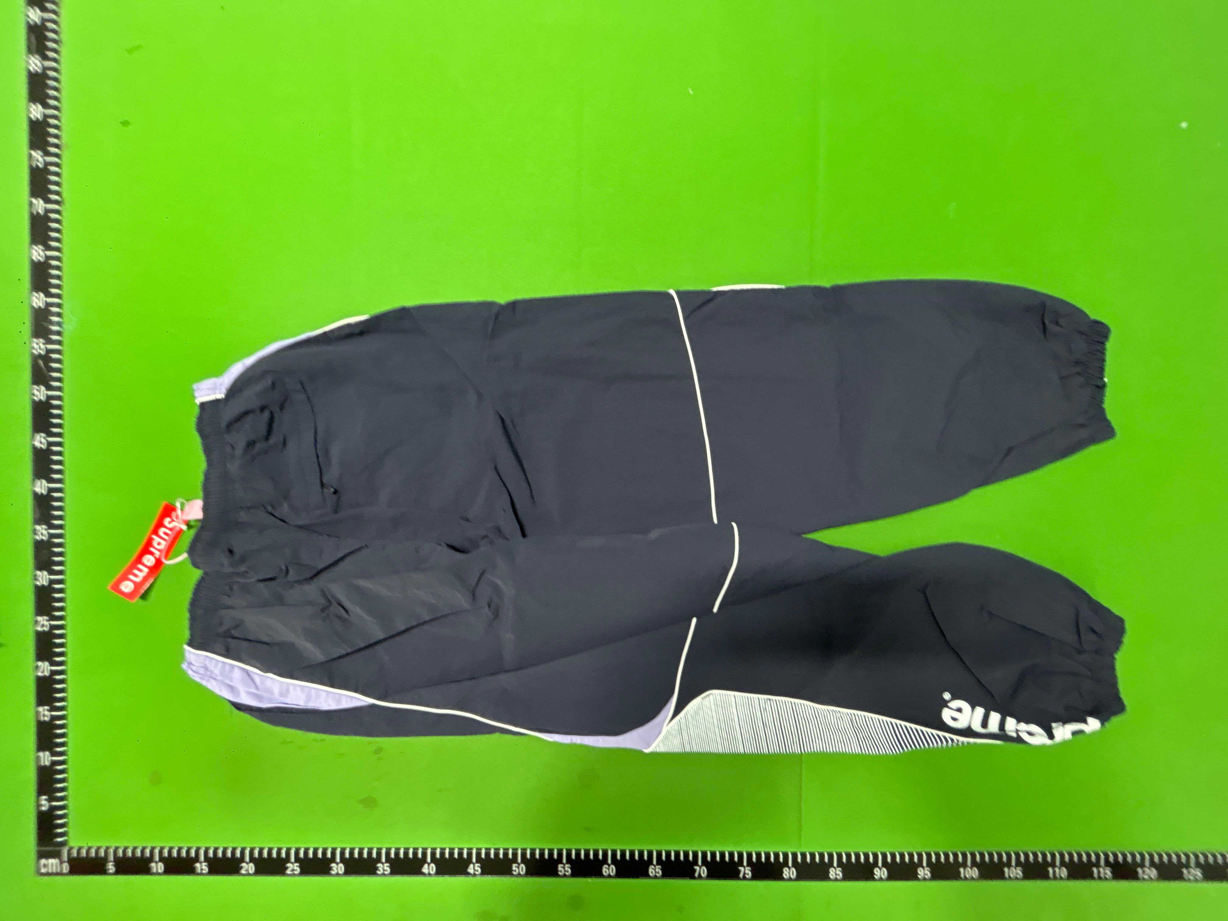 Foto QC 3 de Supreme Umbro Pants Black