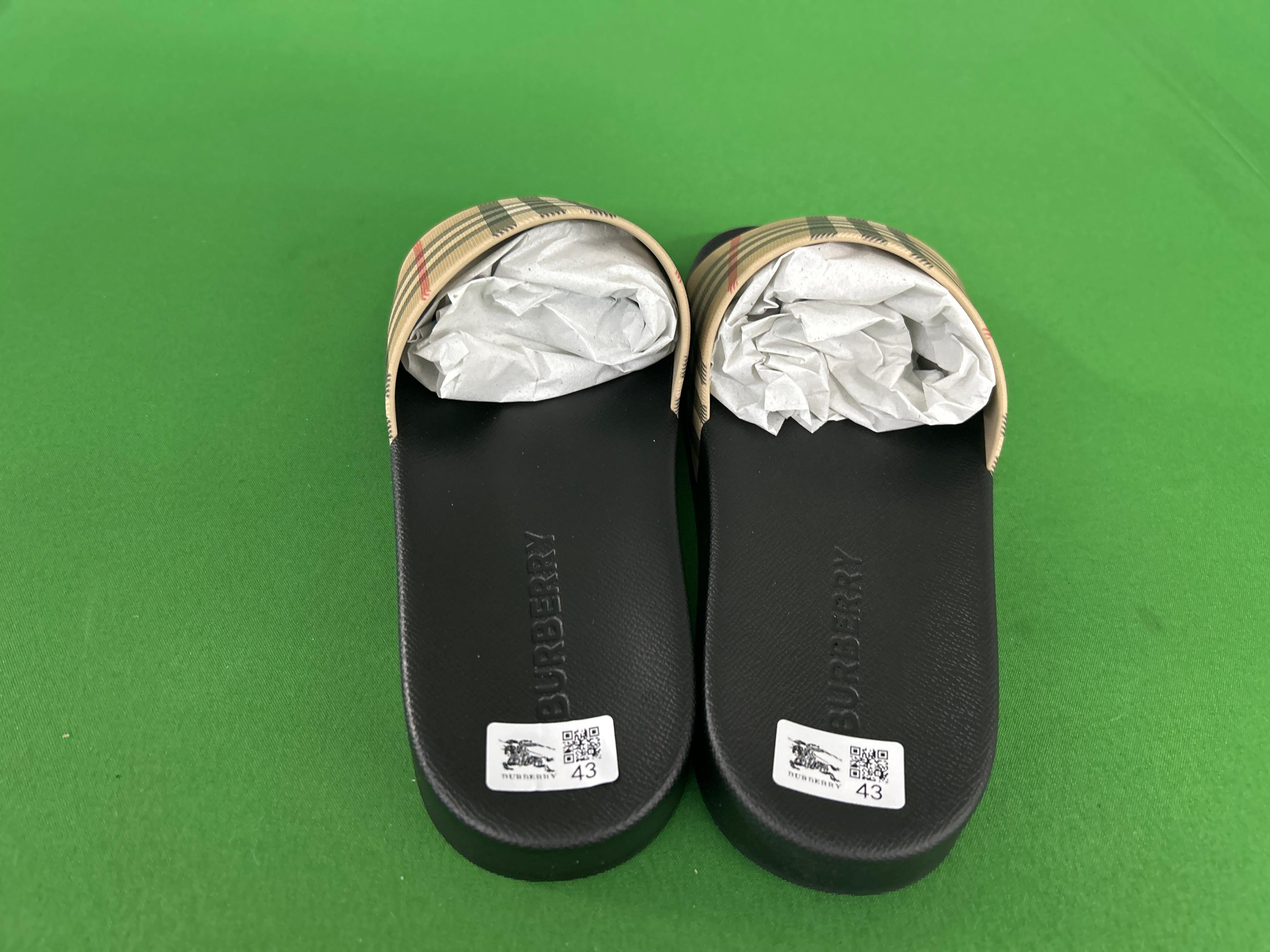 Foto QC 3 de burberry Slides Rubber Vintage Check