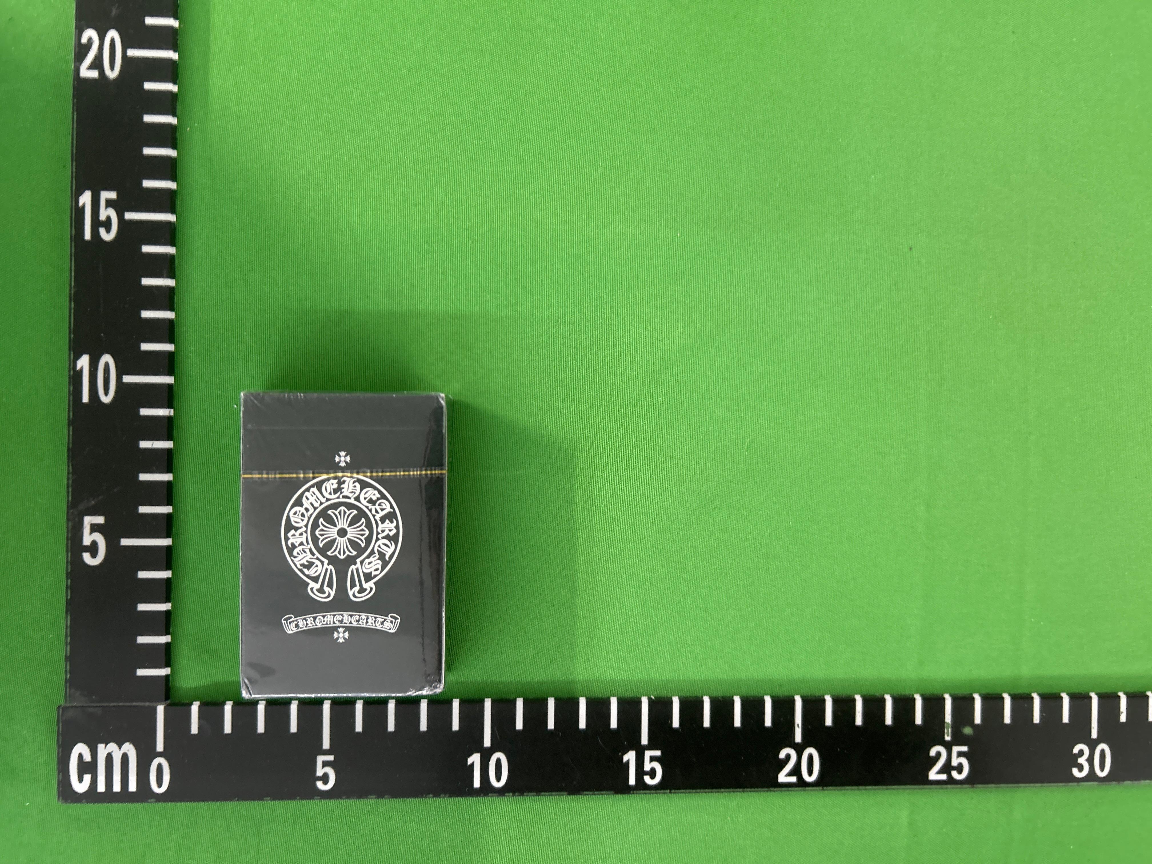 Foto QC 4 de KAWS Companion SEEING/WATCHING Paper Playing Cards