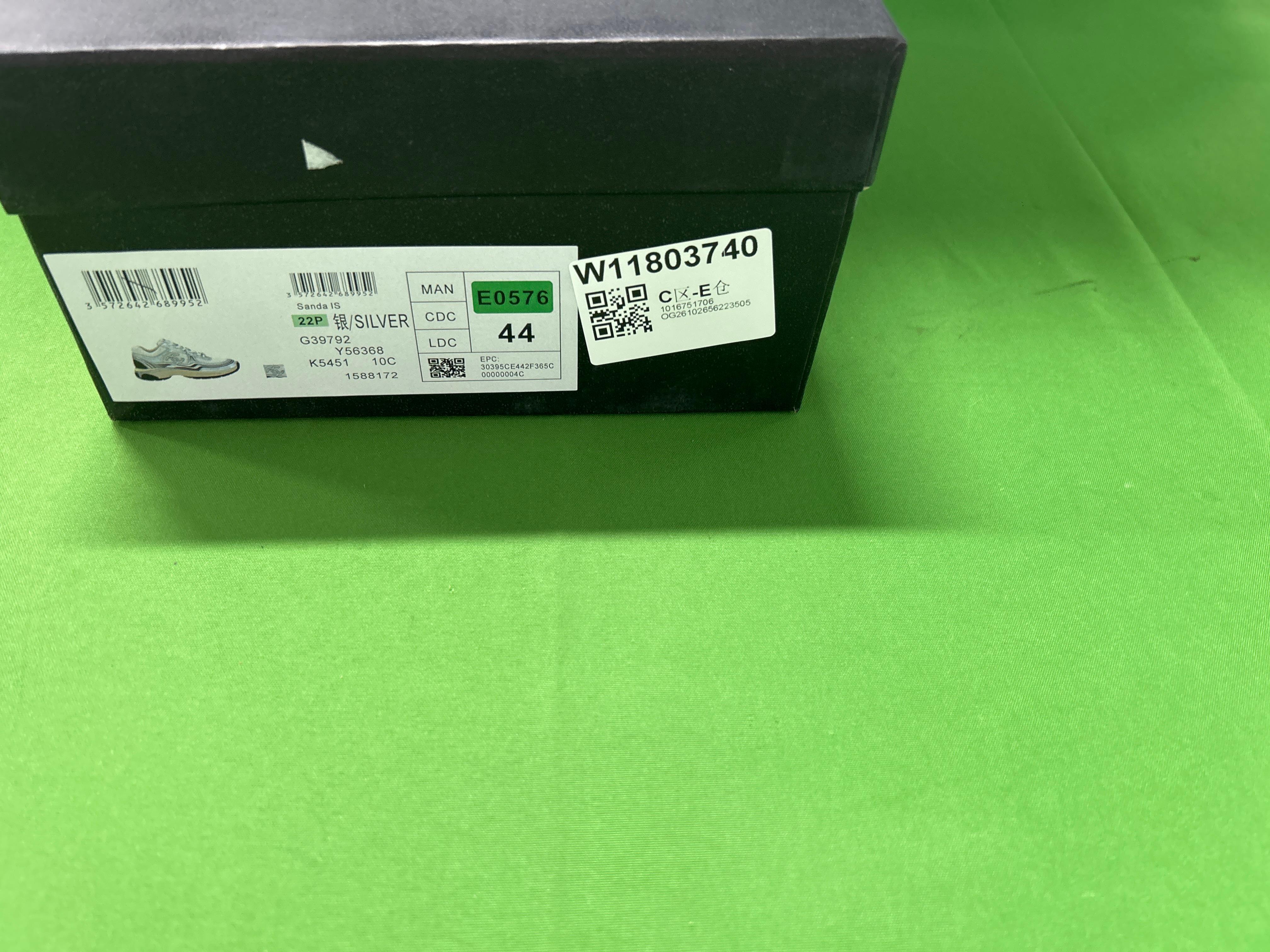 Foto QC 1 de Chanel Sneaker Low Silver G39792 Y56368 K5451