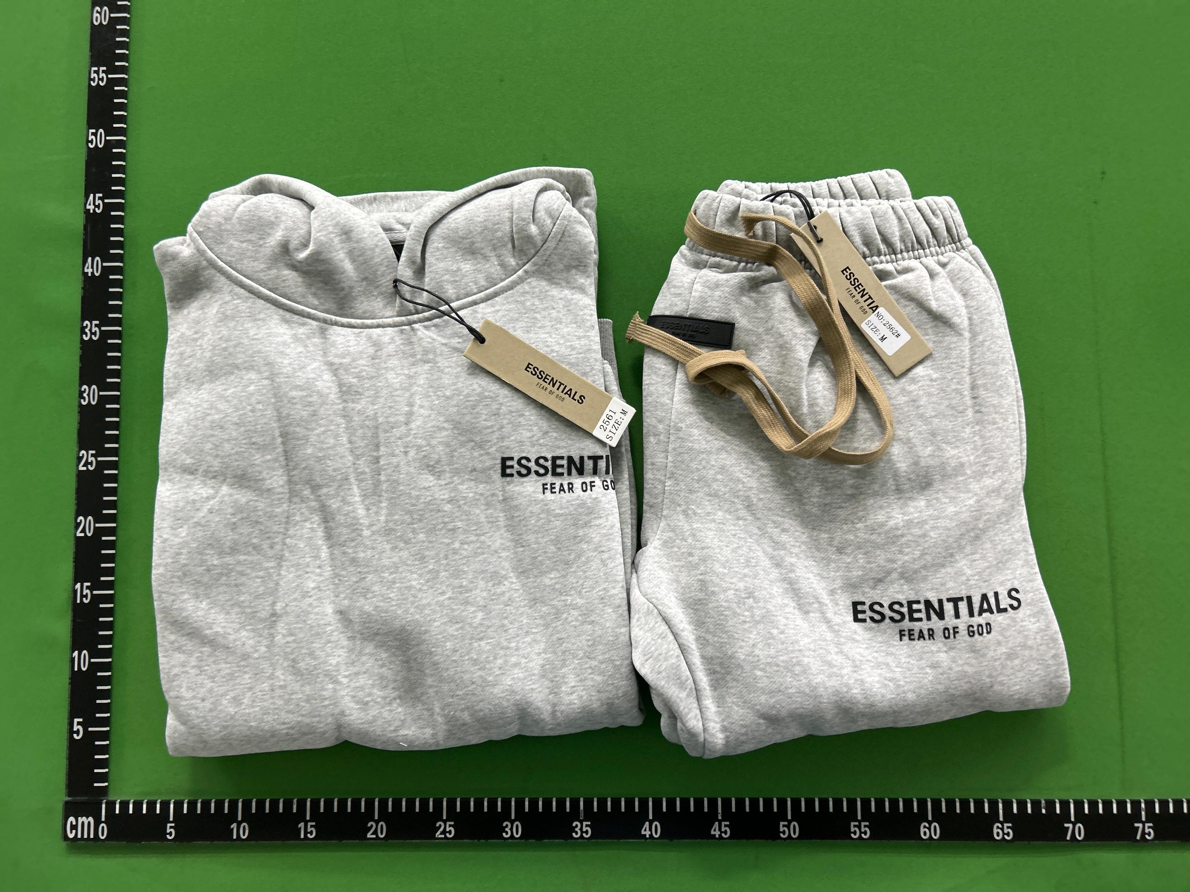 Foto QC 1 de Fear of God Essentials Set 2-Piece Grey