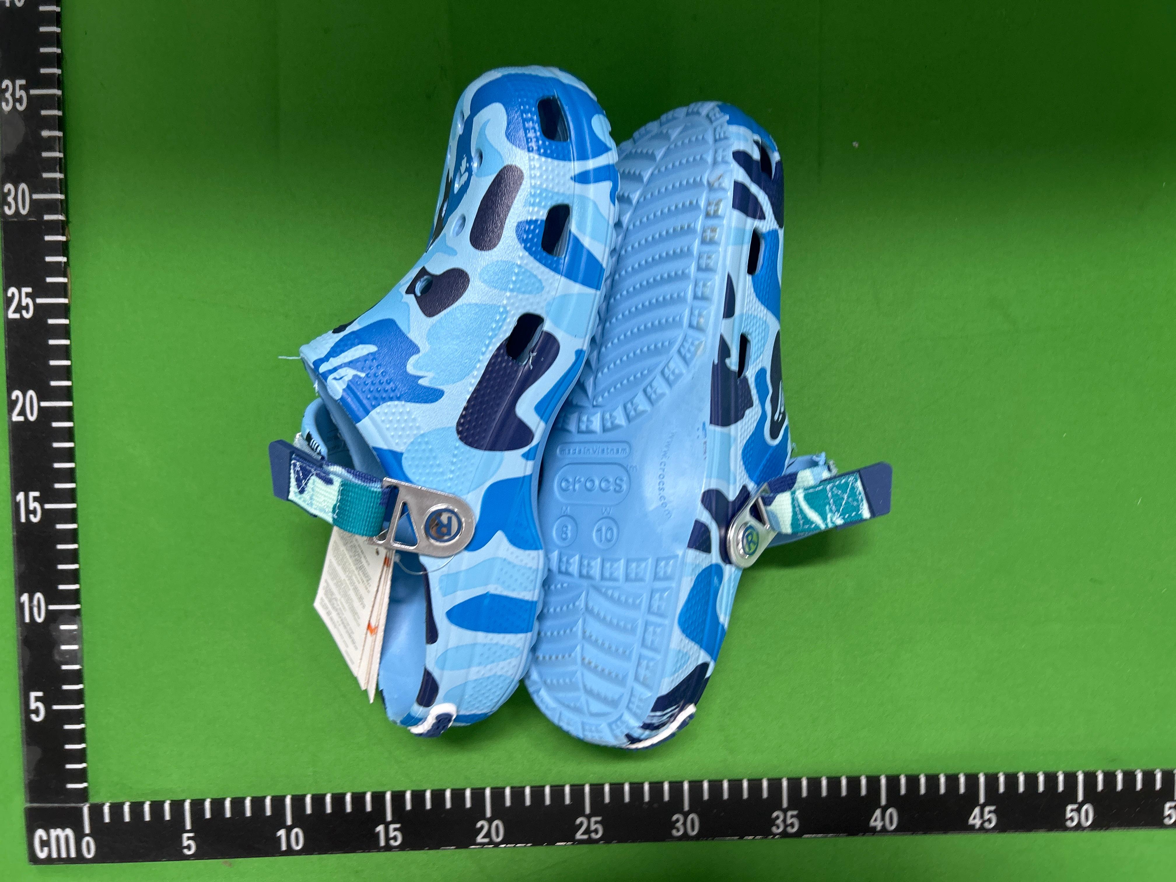 Foto QC 2 de BAPE x Crocs Classic Clog Foam Grey Camo