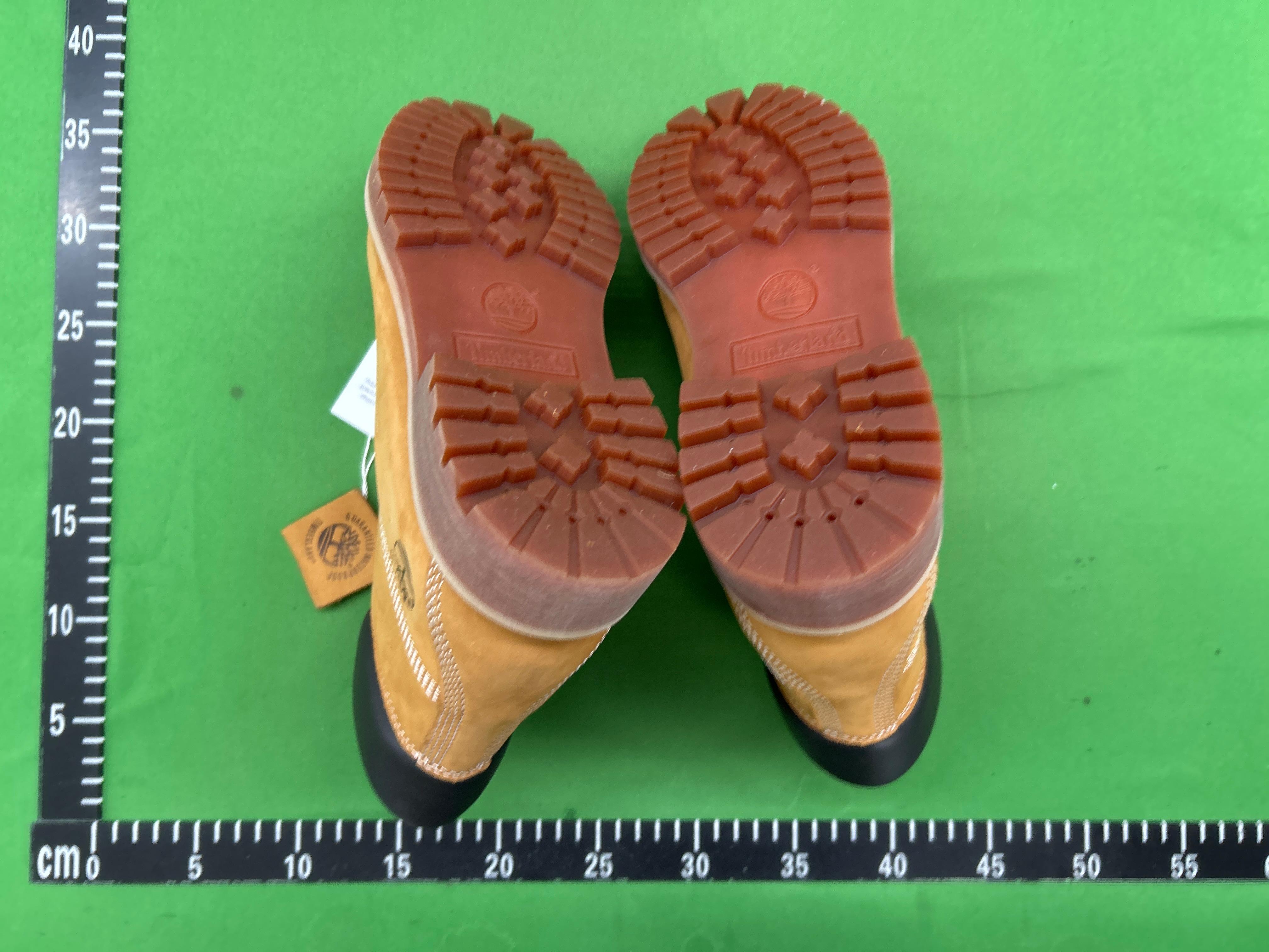 Foto QC 8 de Louis Vuitton x Timberland 6-In Ankle Boot Nubuck Black Embossed Monogram 1AD73H