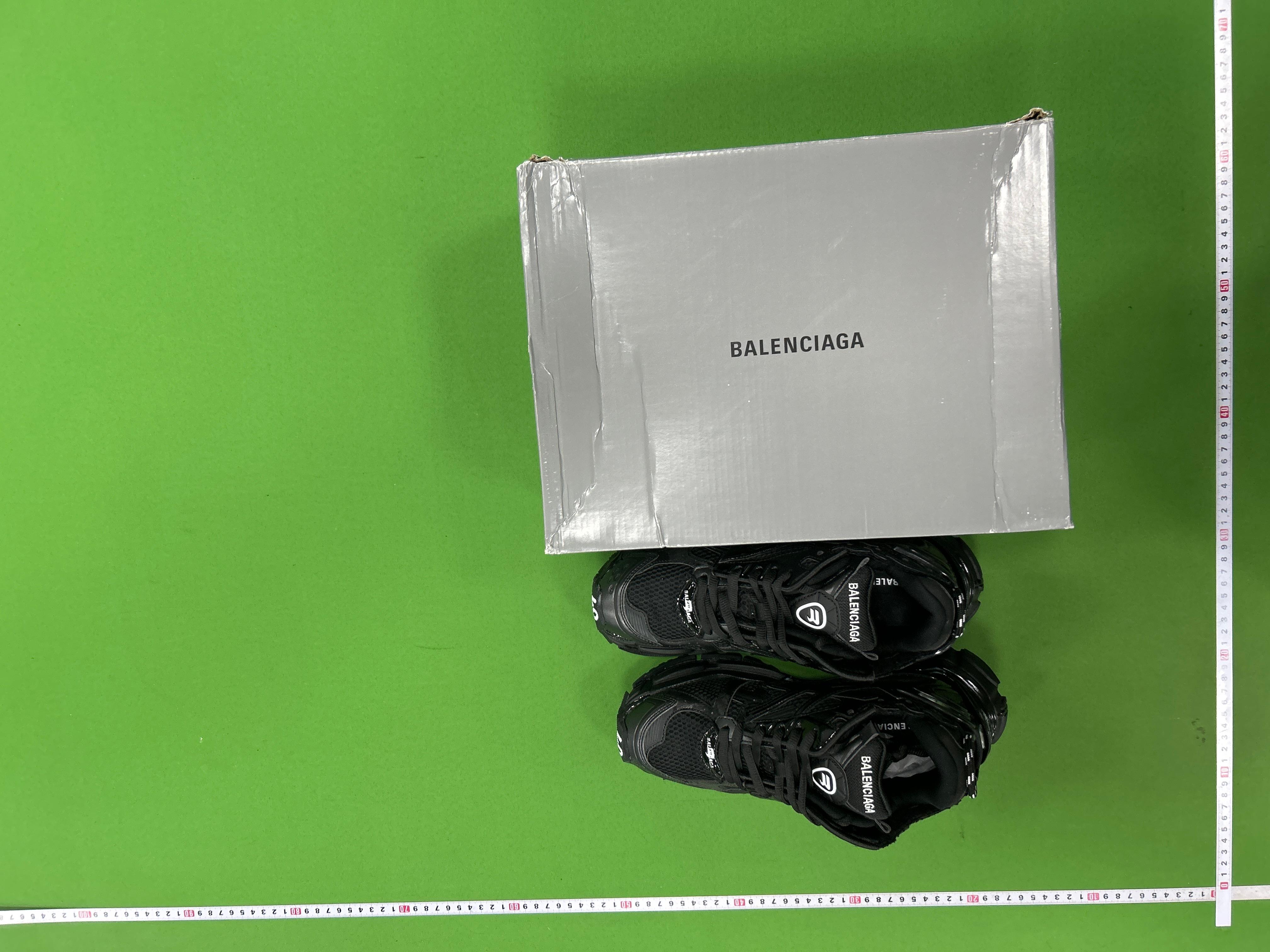 Foto QC 2 de Balenciaga Runner Mesh Nylon Sneakers Black