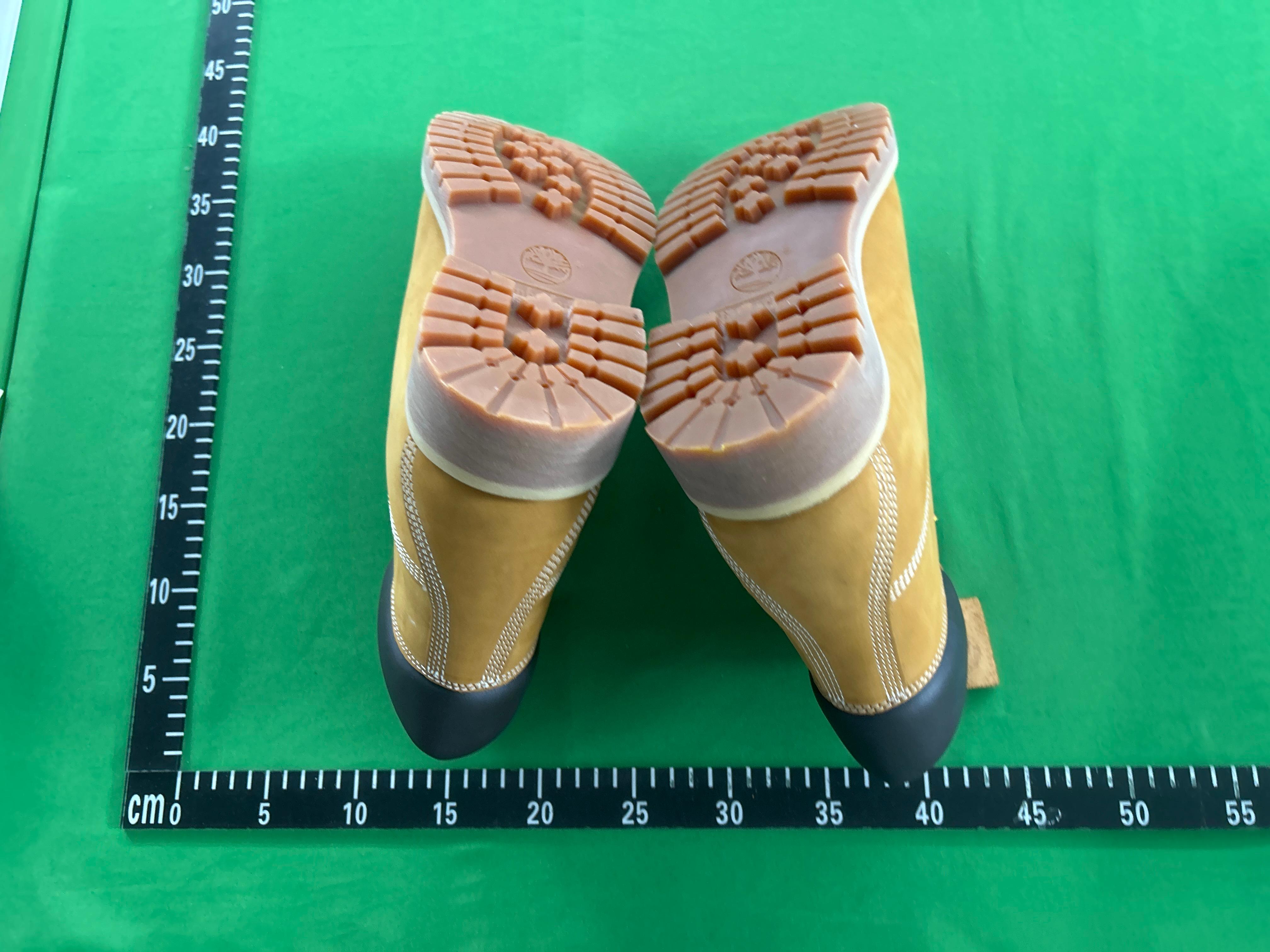 Foto QC 6 de Timberland 6-Inch Premium Boot Wheat Nubuck Waterproof Undefeated x BAPE Camo TB0A1R7Y231