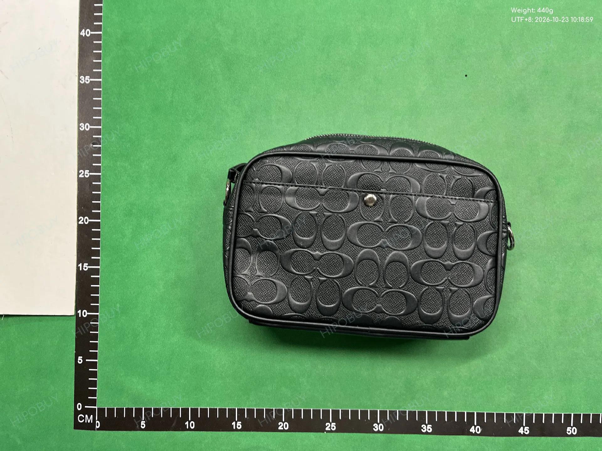 Foto QC 2 de Coach Graham Crossbody Black Signature Leather