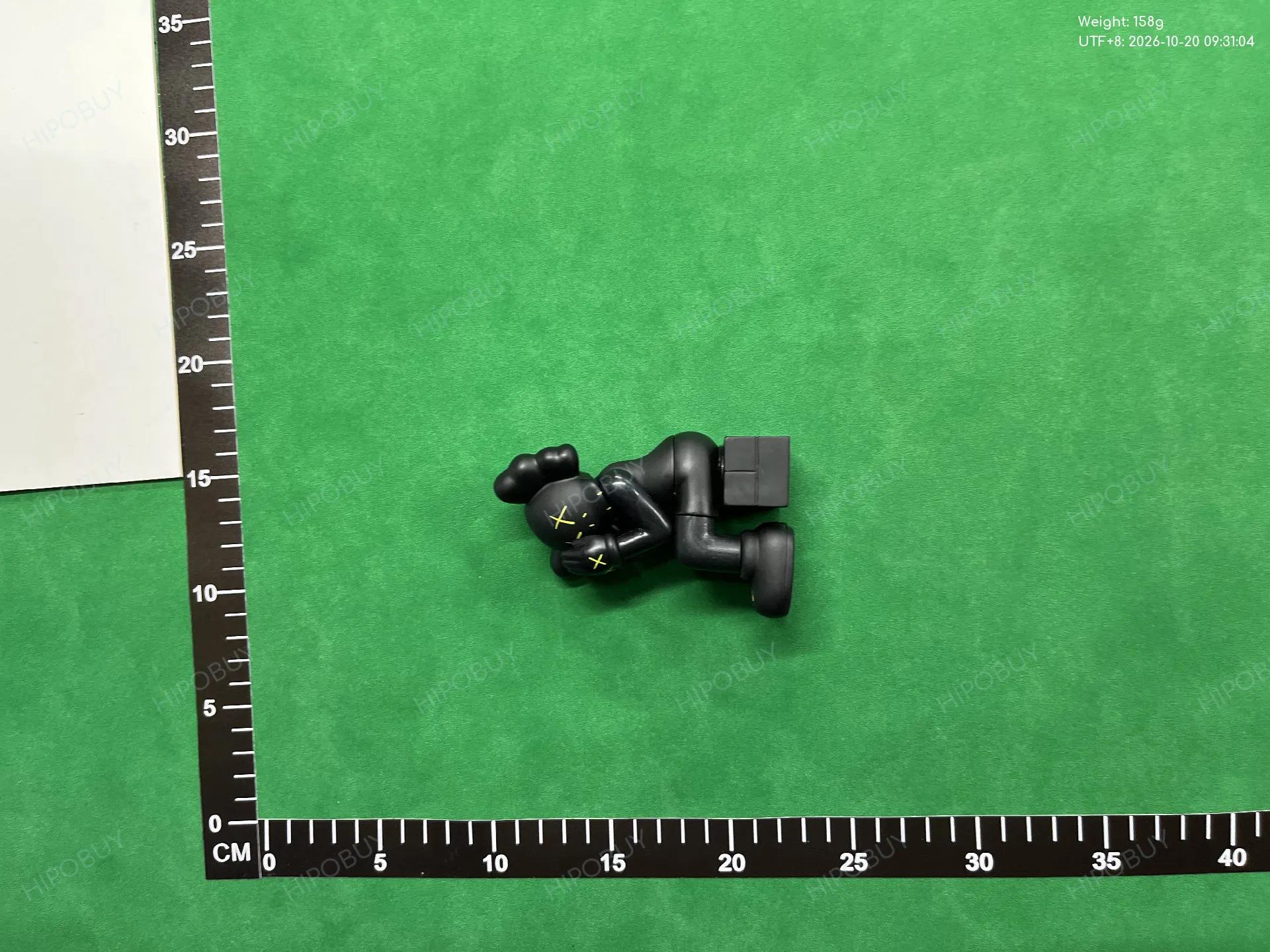 Foto QC 1 de KAWS Companion Sitting Covering Eyes Black PVC Figure