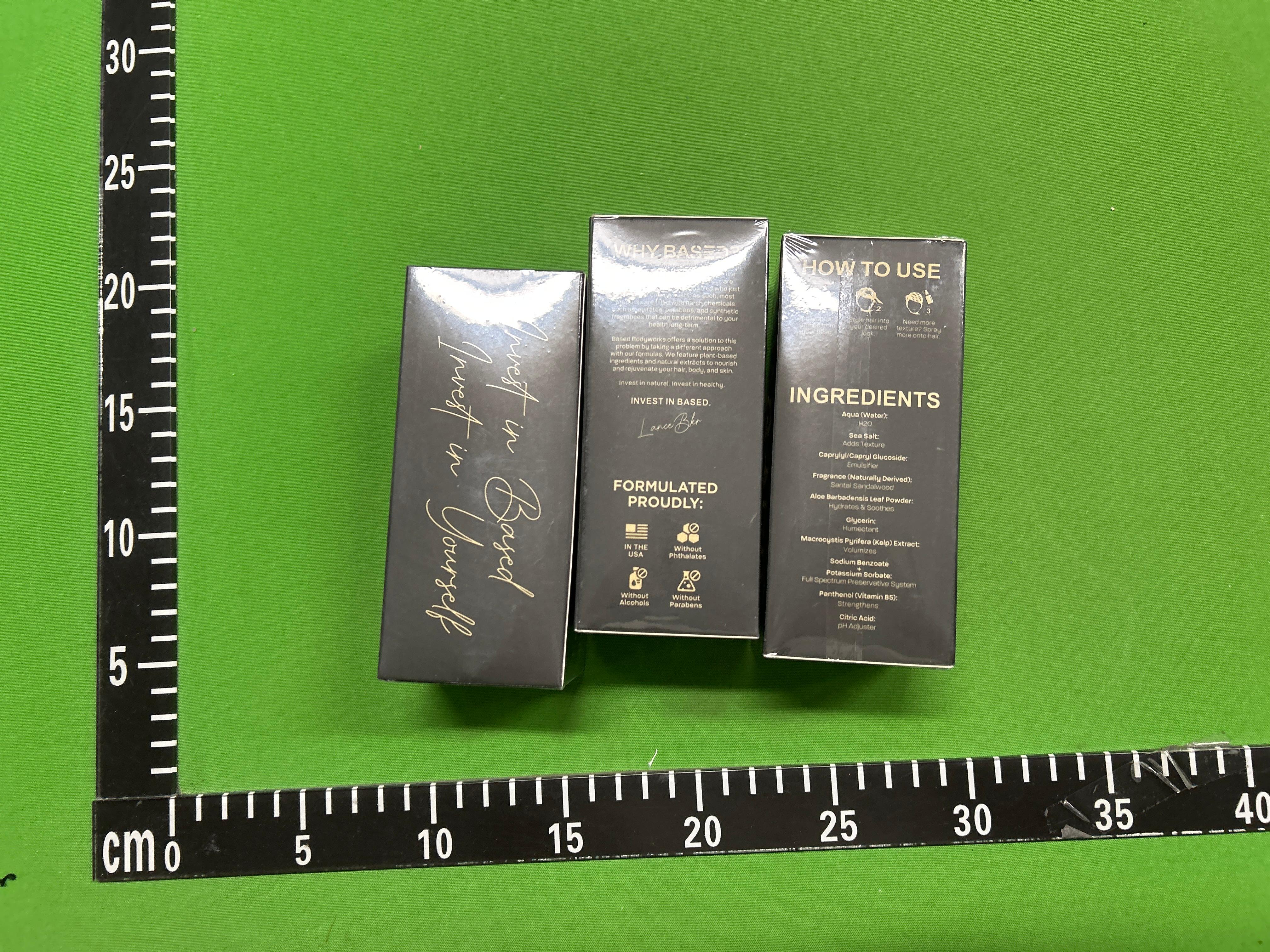Foto QC 2 de Based Santal Sandalwood Sea Salt Spray (200ml)