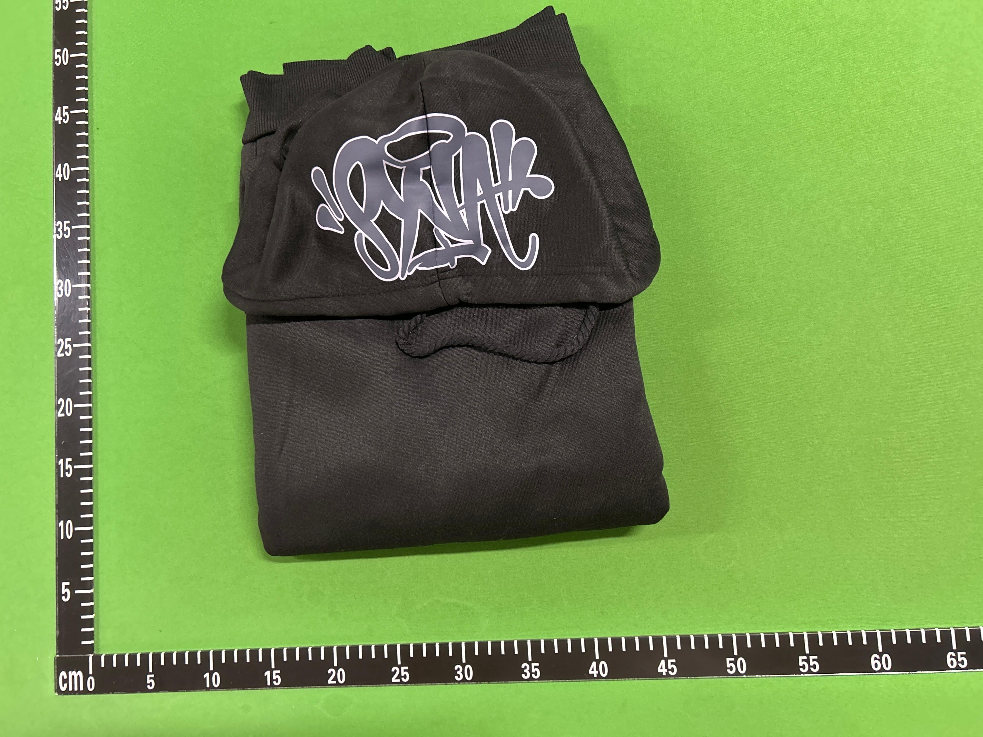 Foto QC 2 de Syna Sweater Logo Print Grey Pink