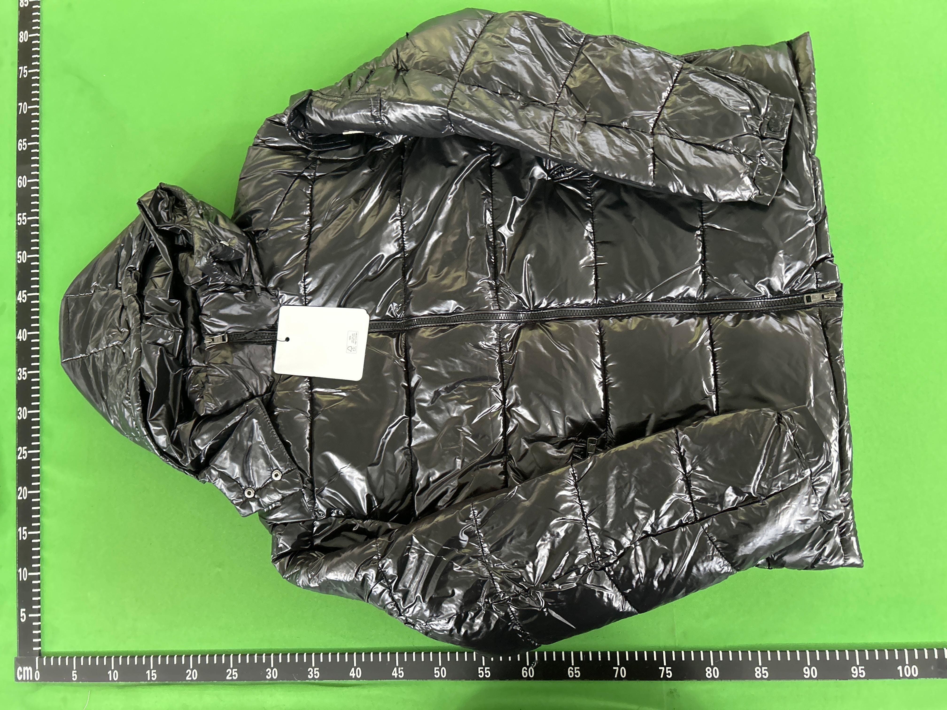 Foto QC 8 de Moncler Puffer Jacket Down White