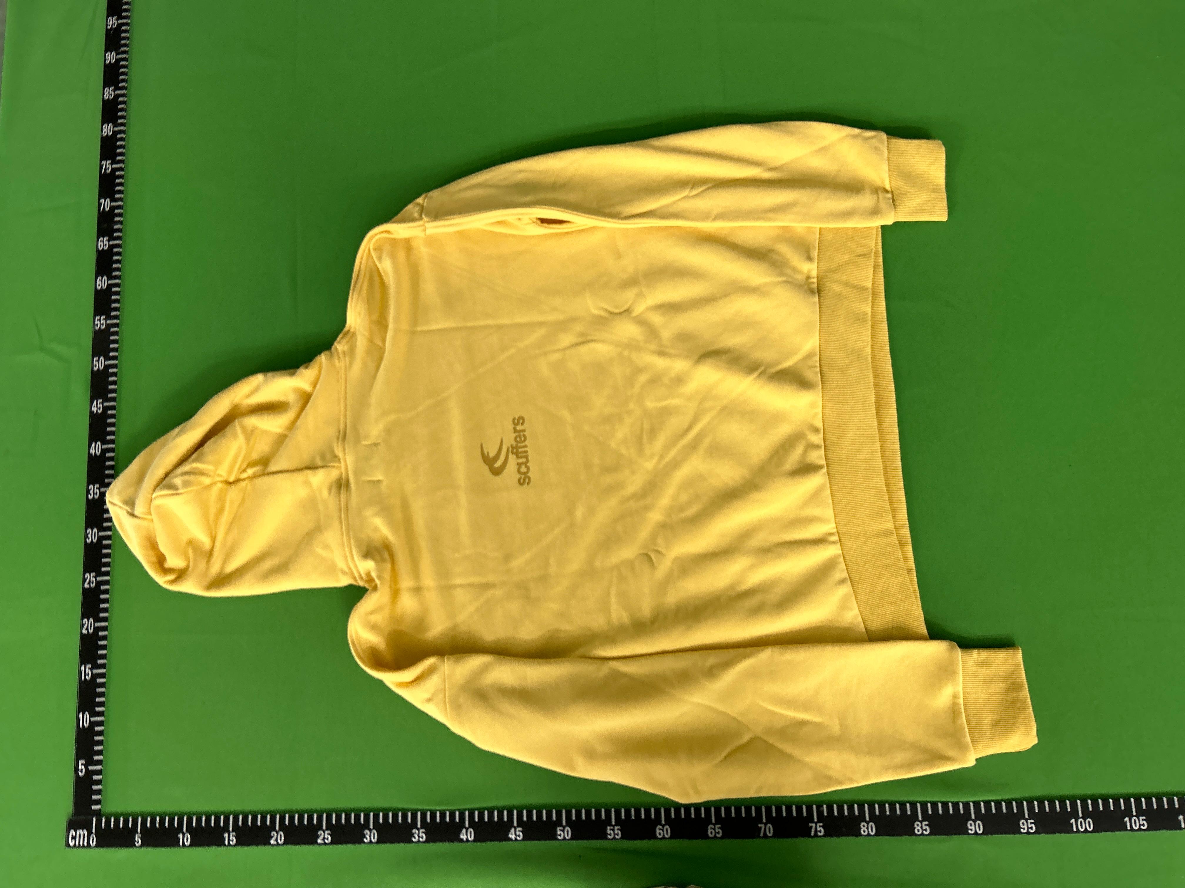 Foto QC 2 de Scuffers Embossed Logo Sweater Yellow