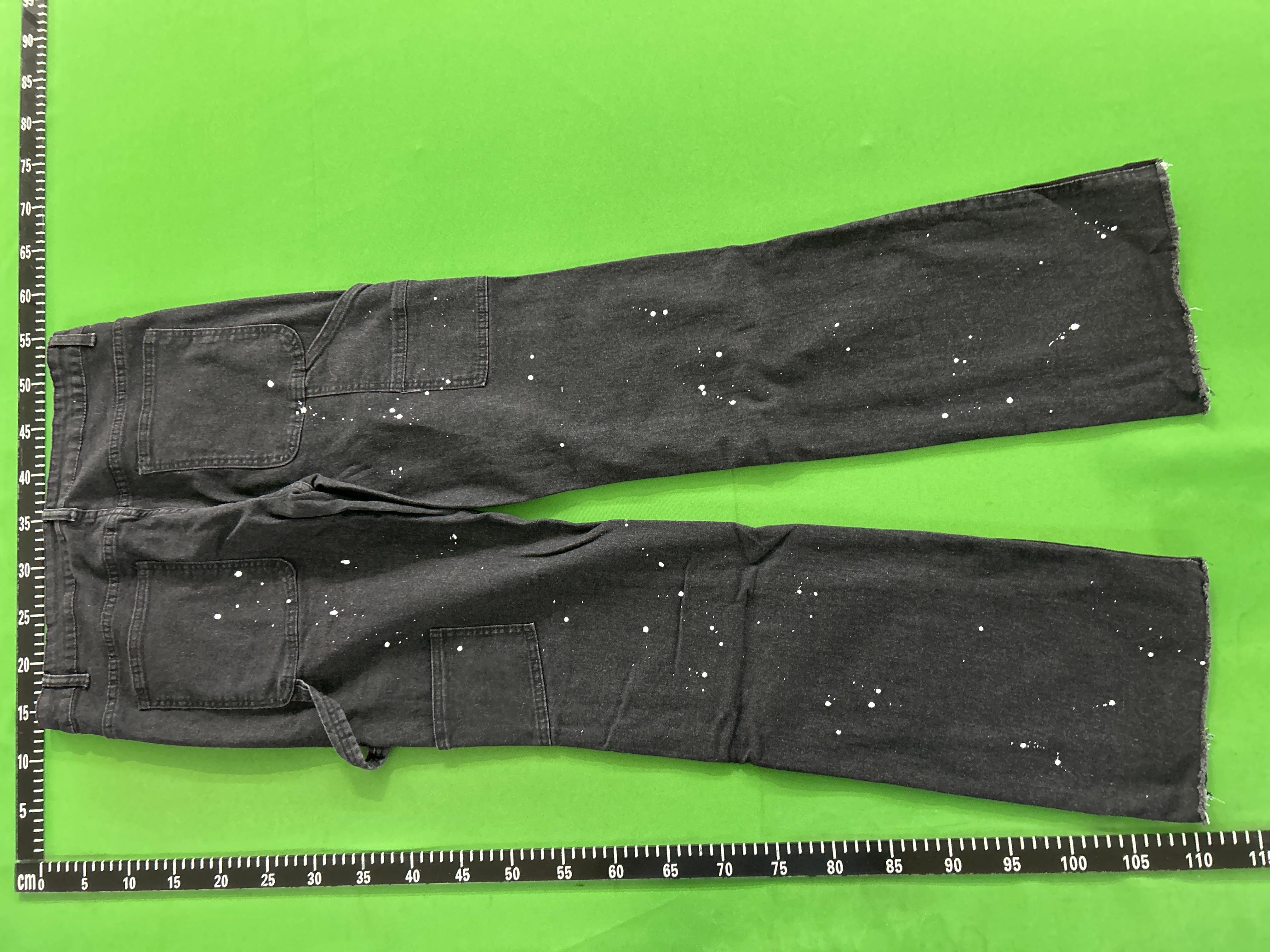 Foto QC 8 de Other Jeans Cargo Flared Paint Splatter Black