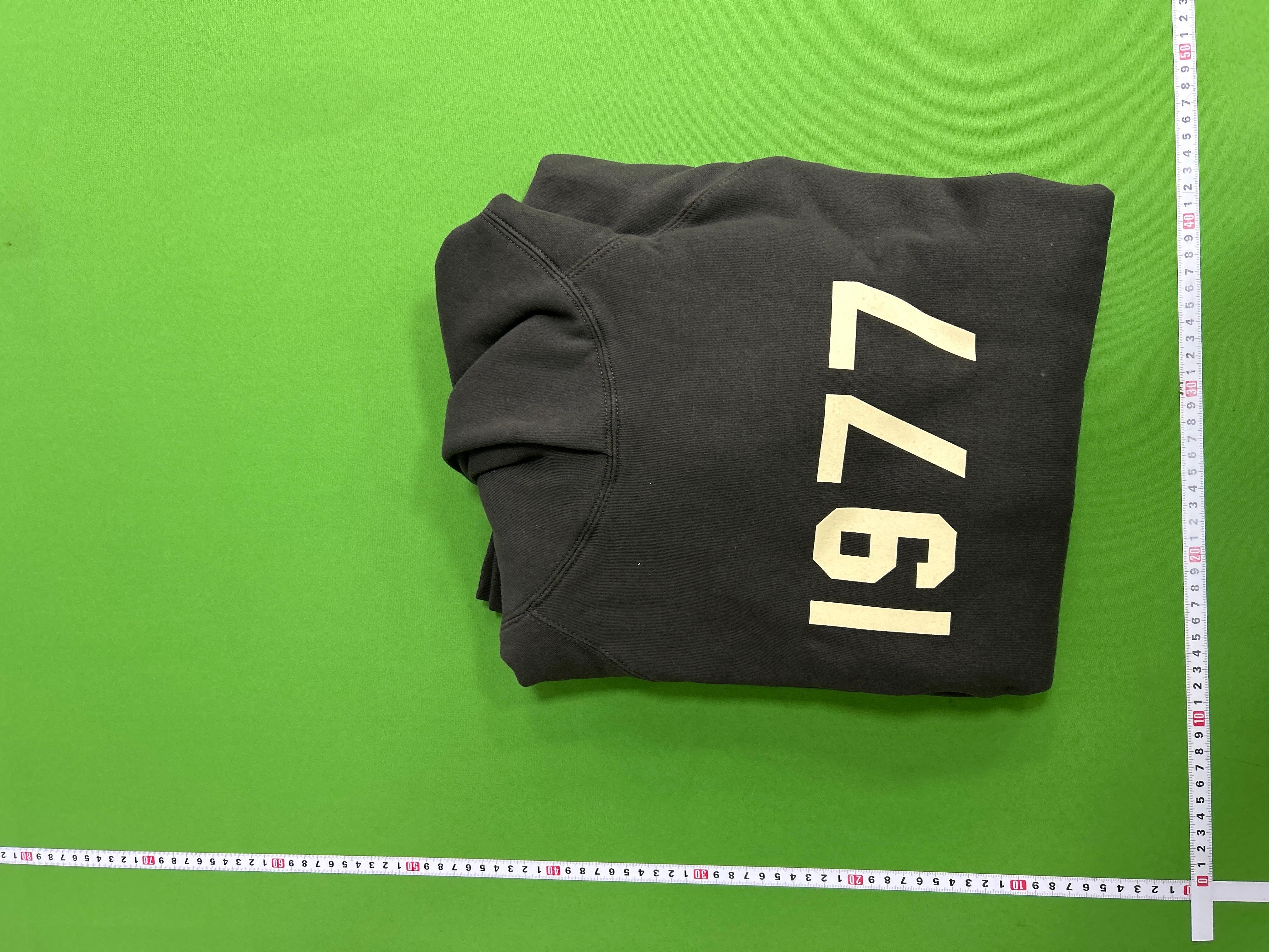 Foto QC 1 de Fear of God Essentials 1977 Sweatpants Beige