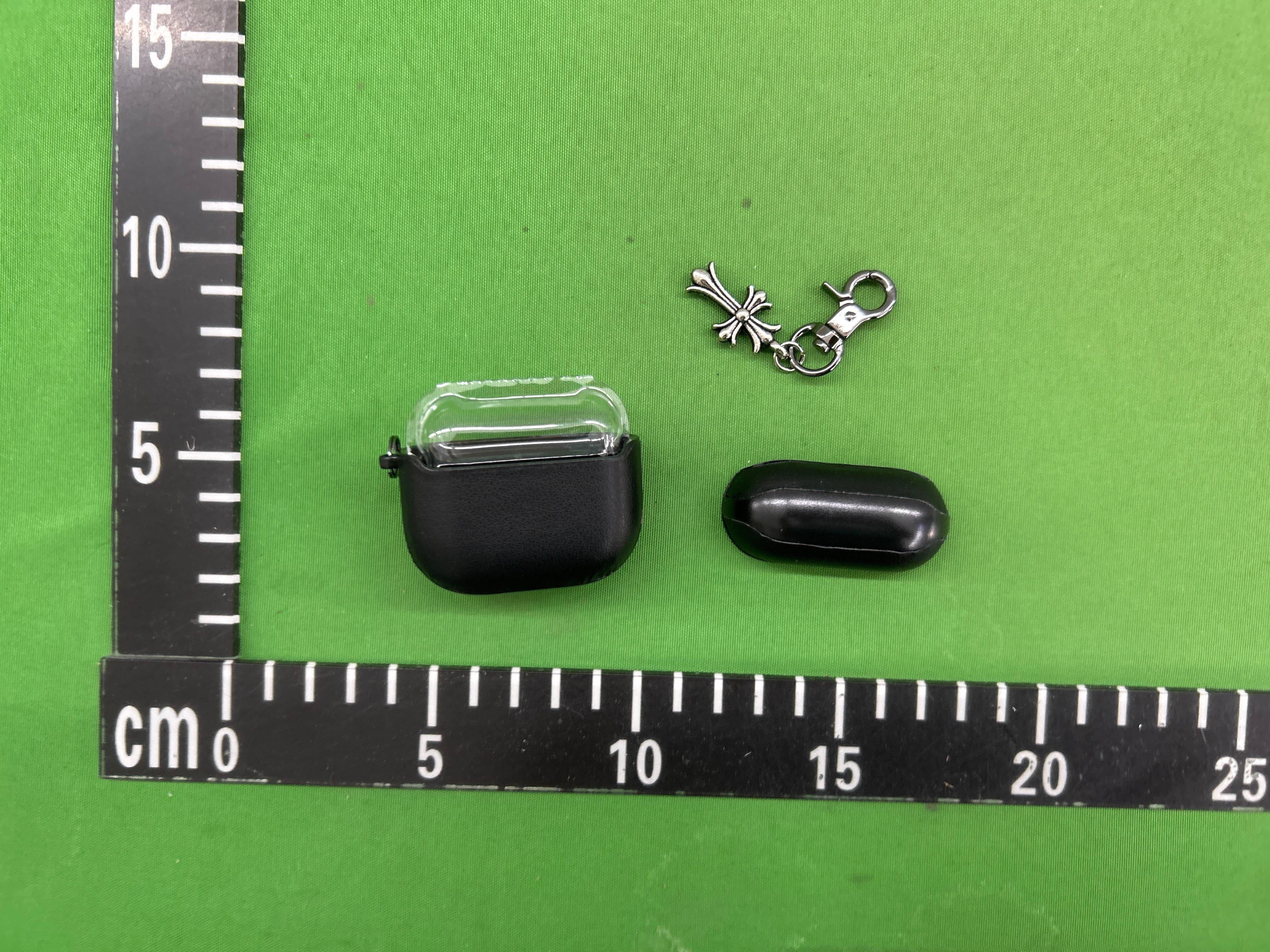 Foto QC 3 de Chrome Hearts Leather Case for AirPods Pro Black
