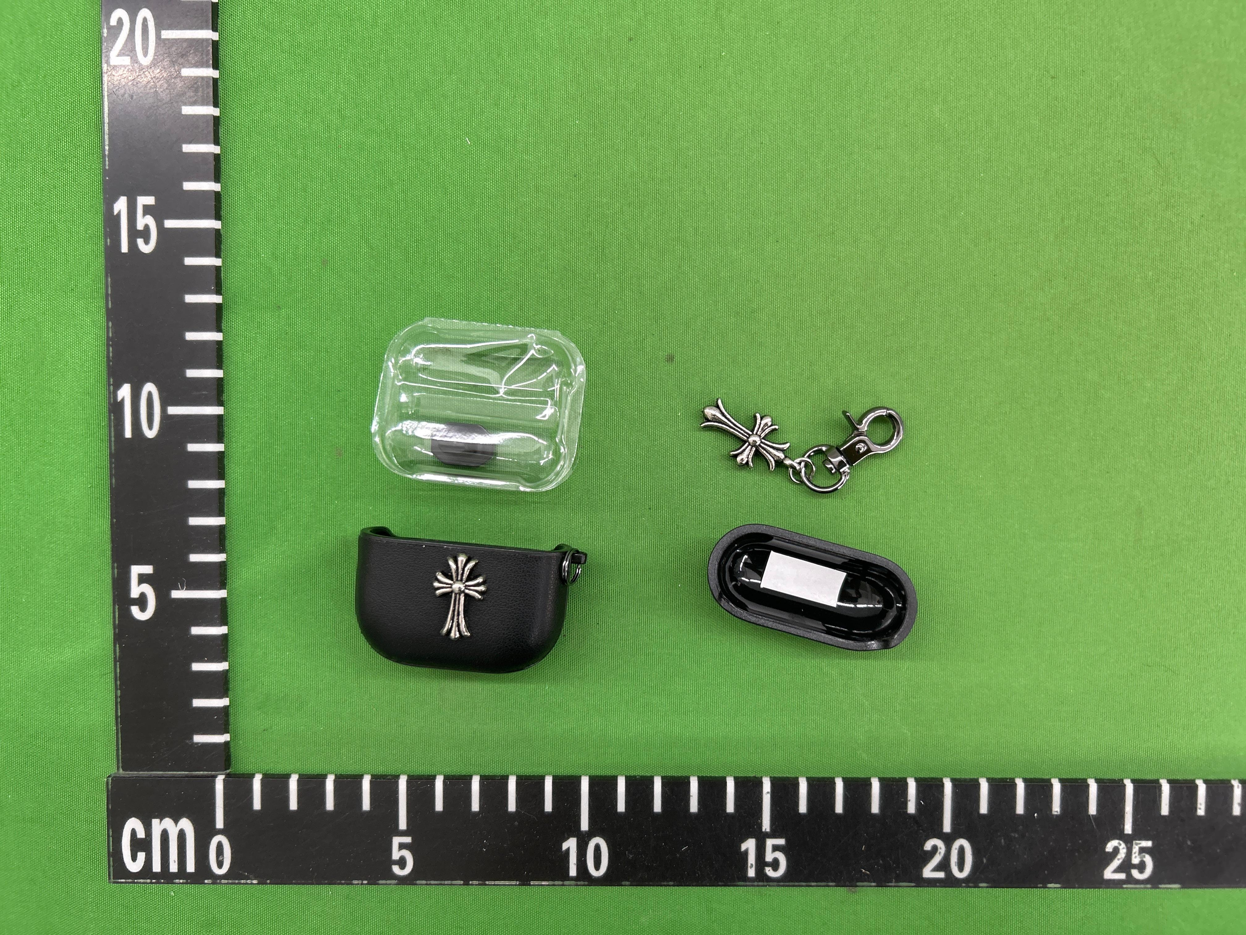 Foto QC 4 de Chrome Hearts Leather Case for AirPods Pro Black