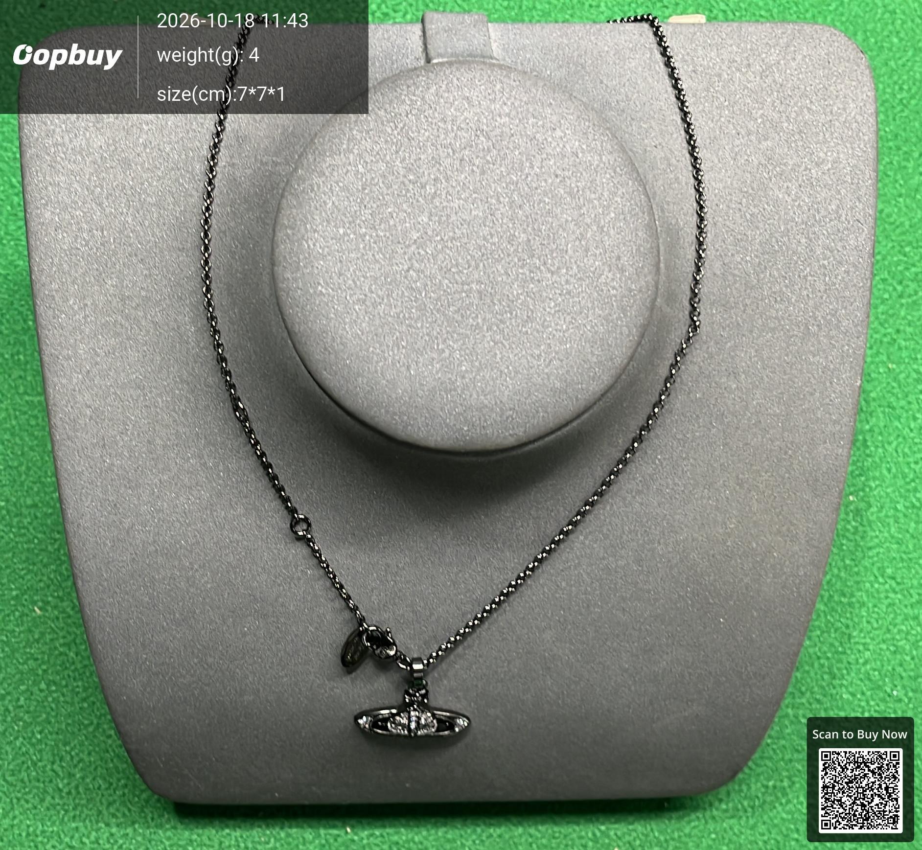 Foto QC 1 de Vivienne Westwood Orb Necklace Metal Crystal Silver