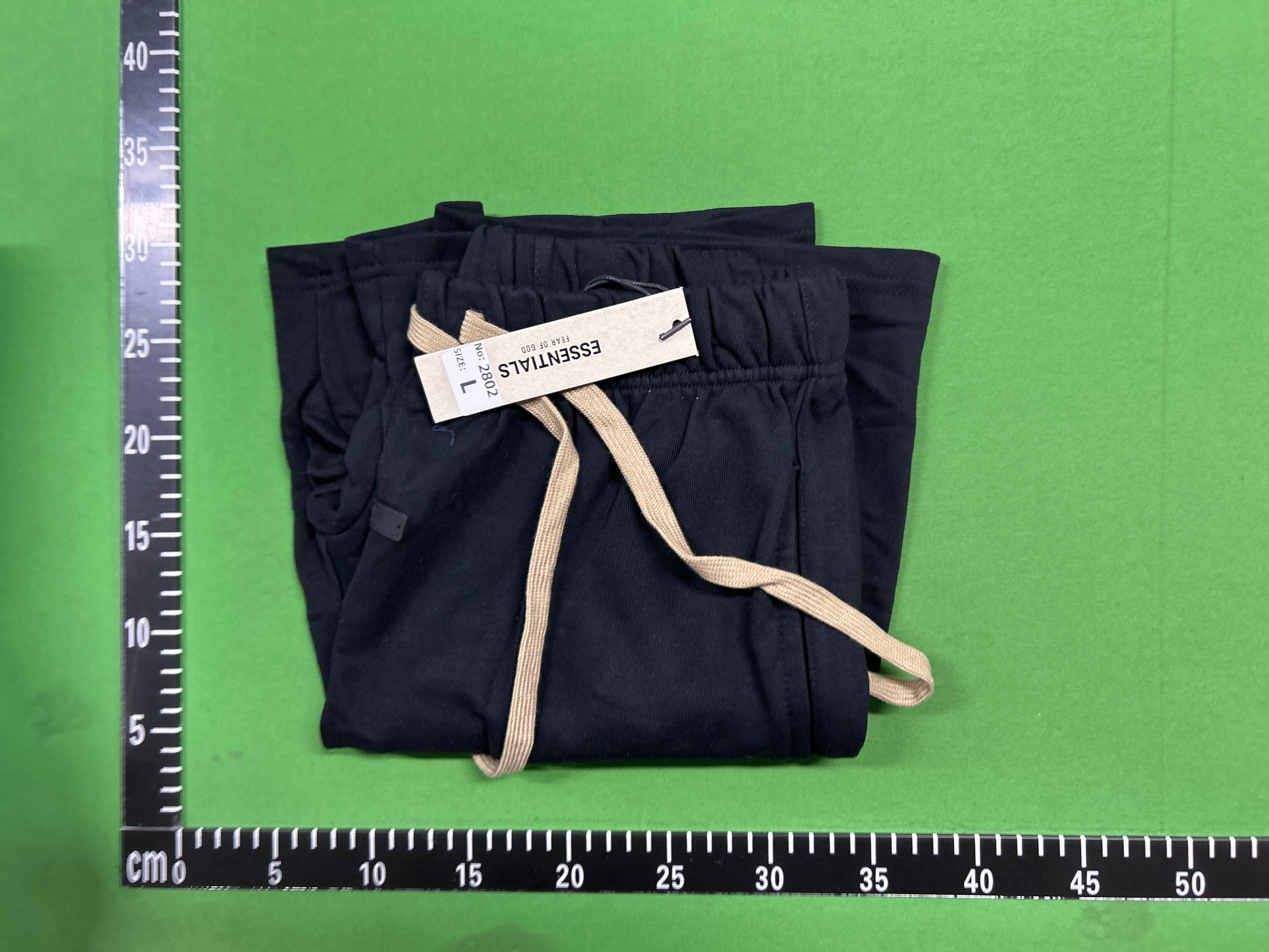 Foto QC 1 de Fear of God Essentials Sweat Shorts Black